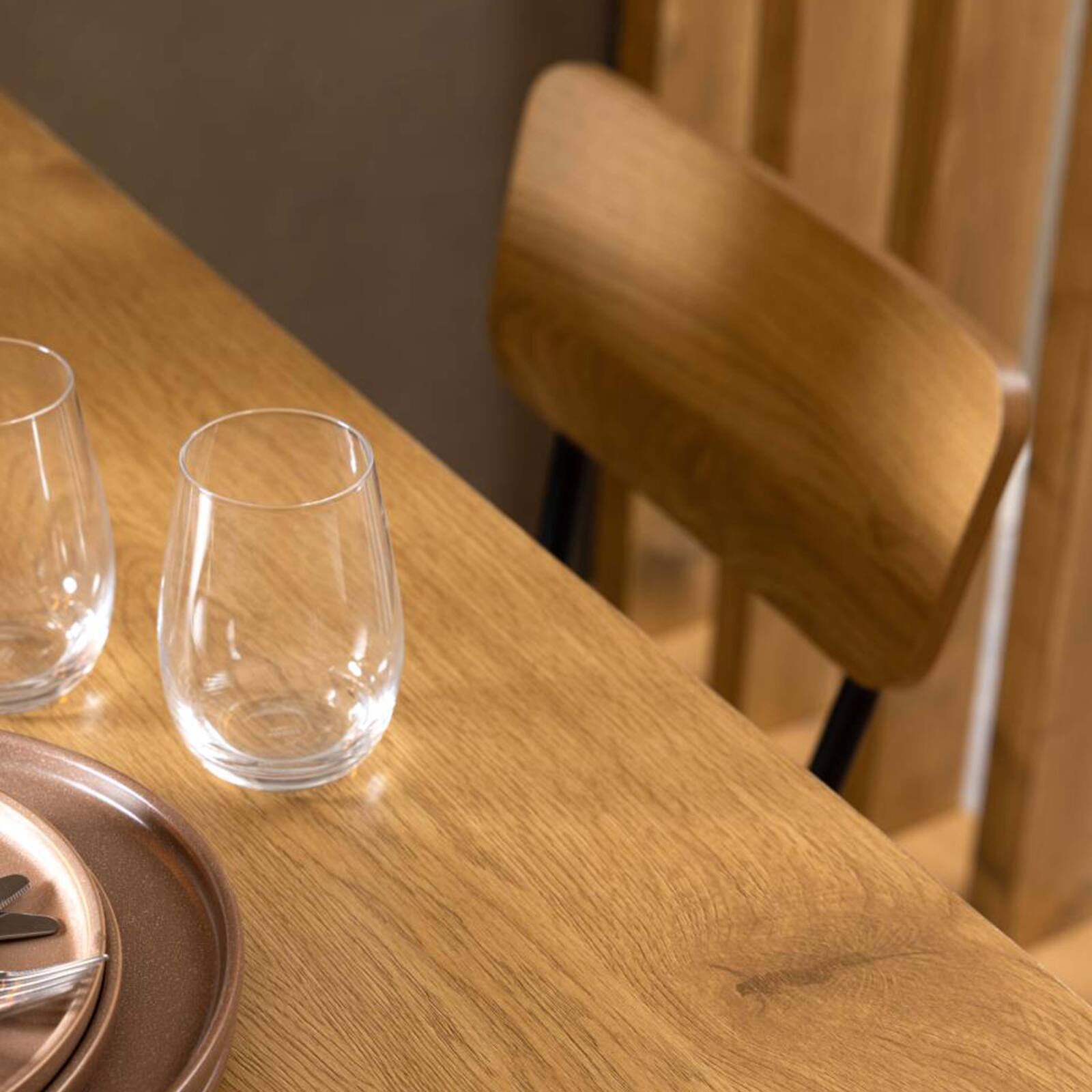 Tavolo da pranzo e 4 sedie in MDF effetto rovere FSC®