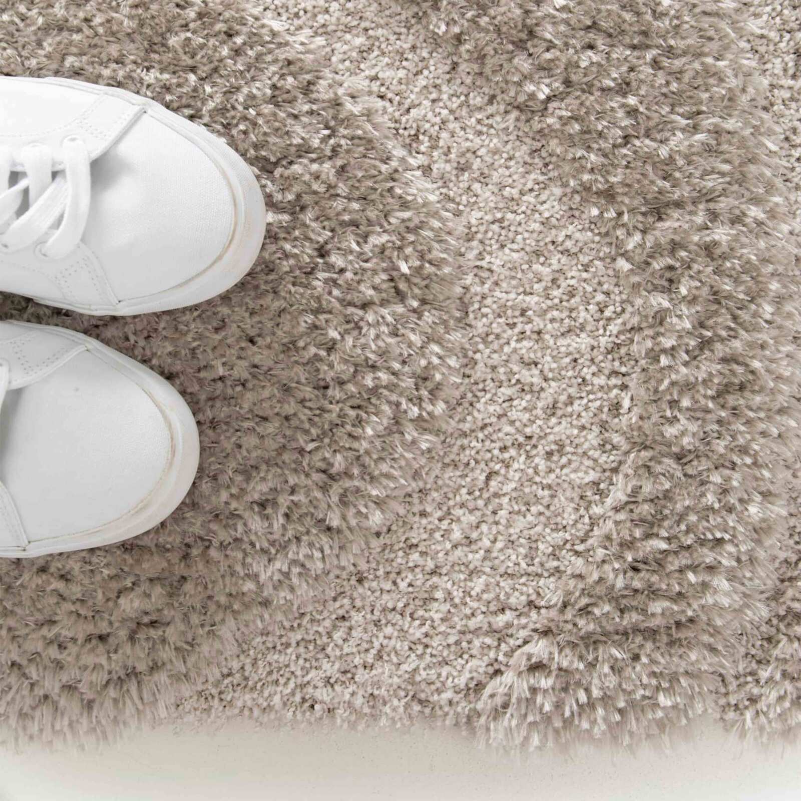 Tappeto shaggy rettangolare in poliestere riciclato con motivo geometrico a pelo lungo