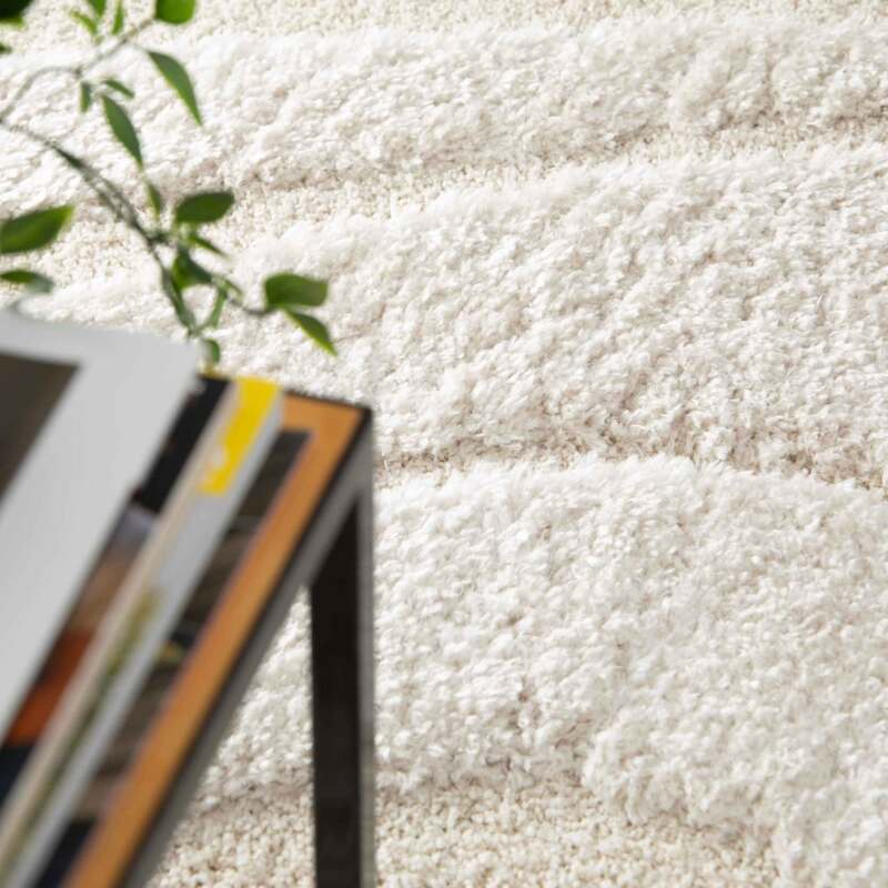 Tappeto shaggy rettangolare in poliestere riciclato con motivo geometrico a pelo lungo