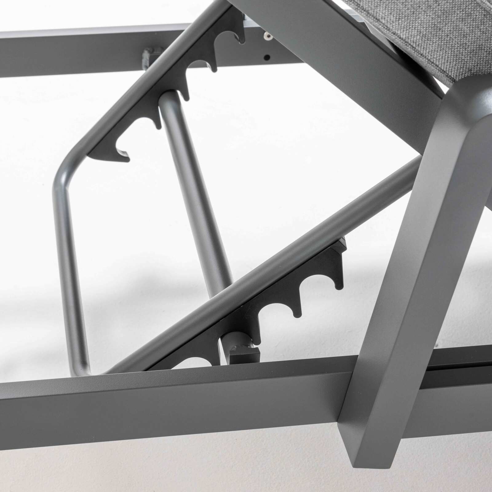 Lettino prendisole reclinabile in 5 posizioni in alluminio e legno di teak