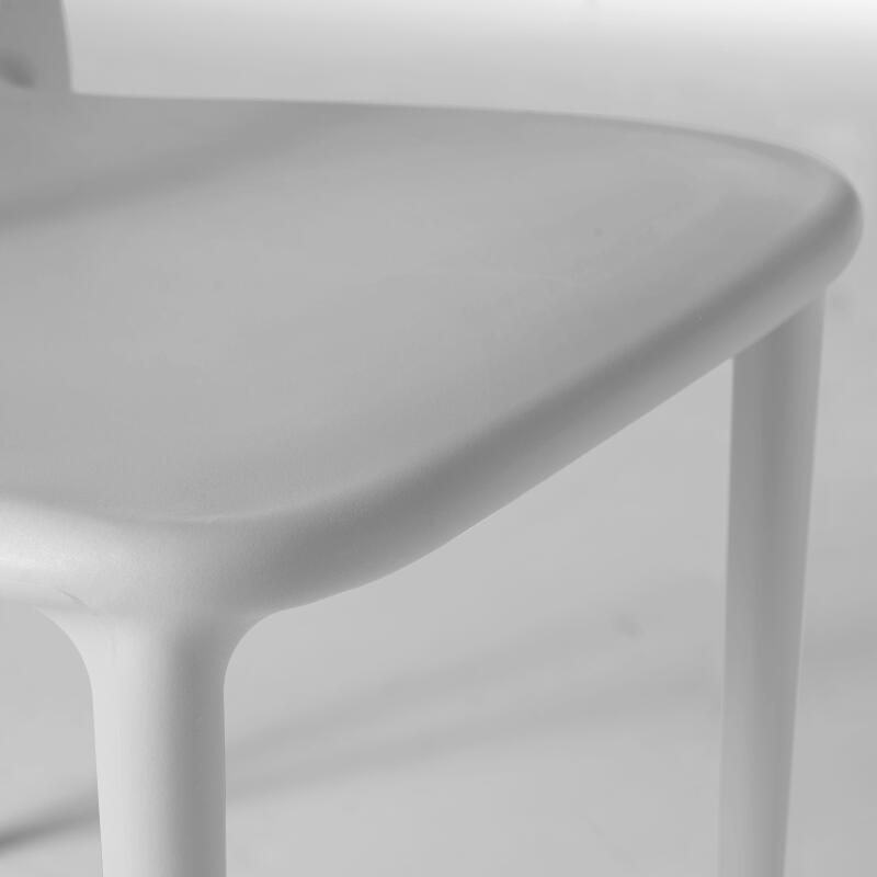 Sedia da ristorante di design in polipropilene