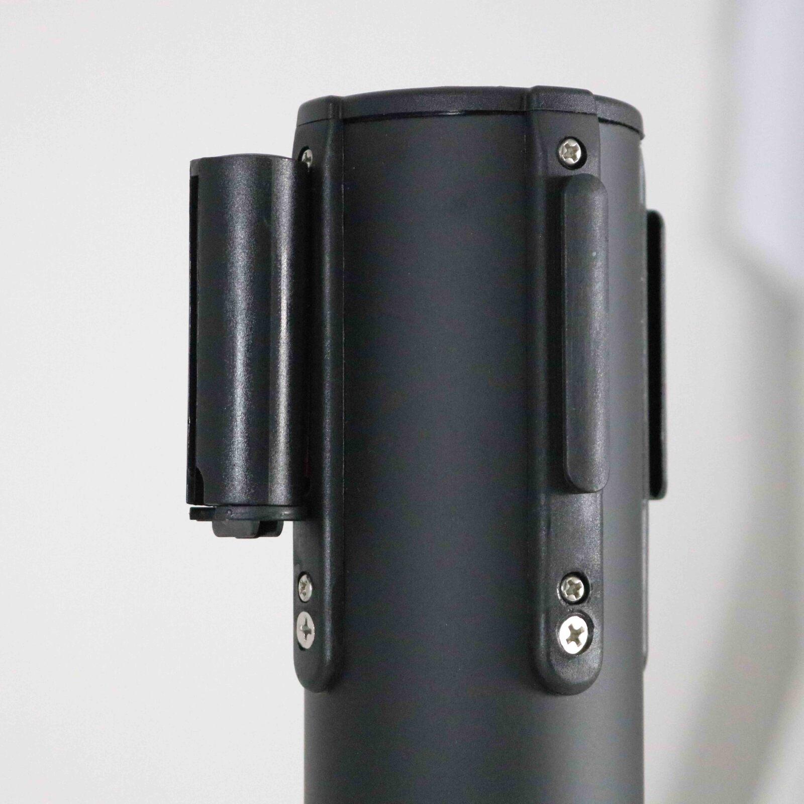 Pali di segnalazione con cinghia retrattile rossa Pali di segnalazione con cinghia retrattile rossa