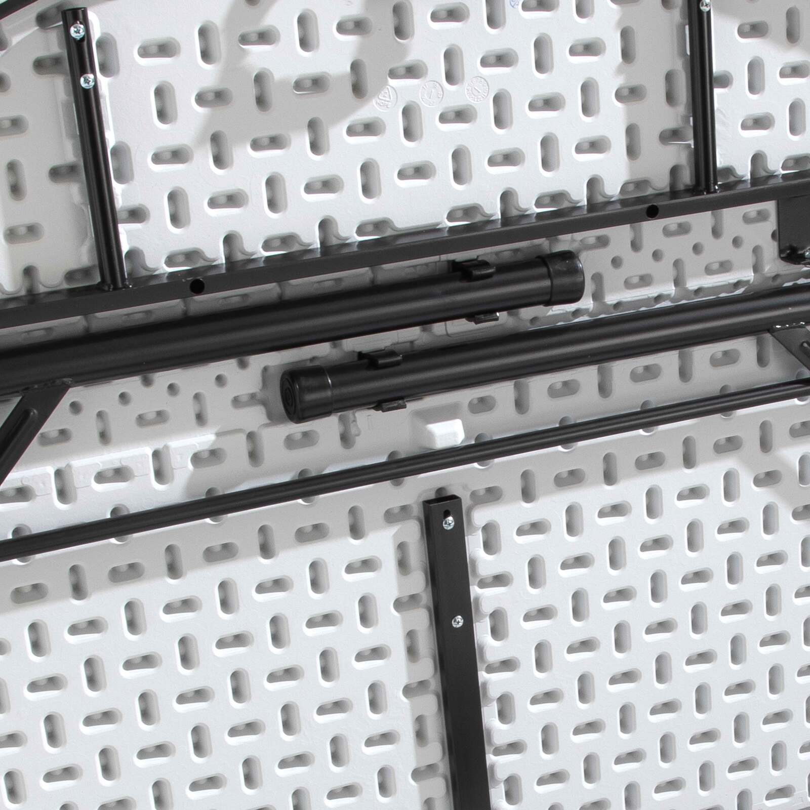 Tavolo pieghevole rotondo in HDPE monoblocco da 122 cm - 4 posti