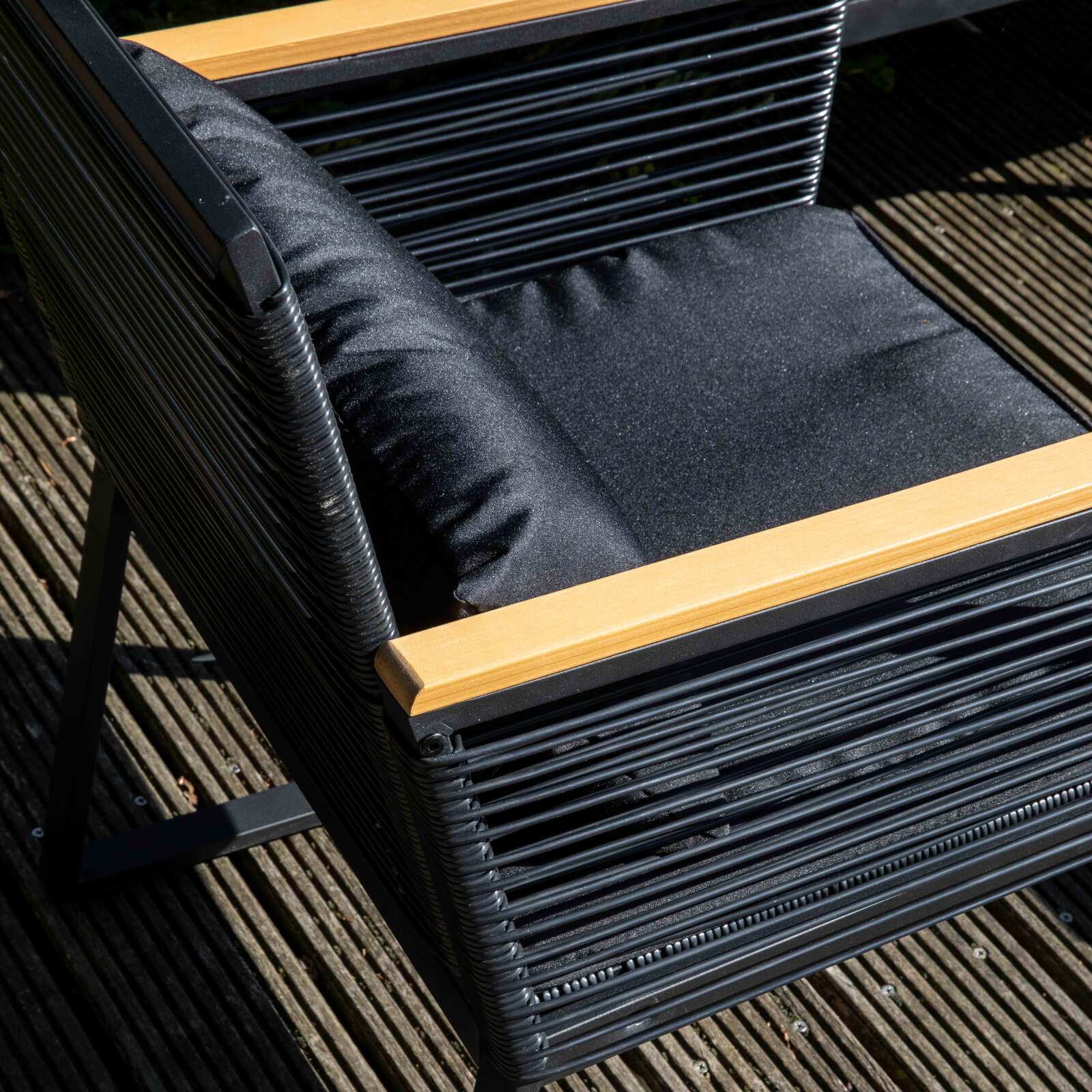 Mobile da giardino in fili intrecciati neri - 5 posti