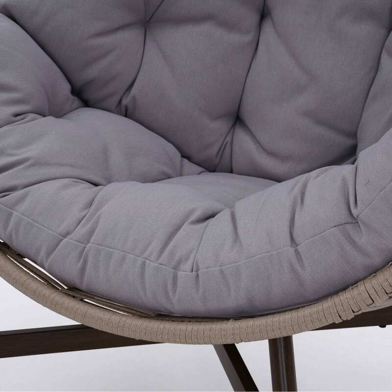 Poltrona da giardino Egg su base in acciaio e rattan 142 cm