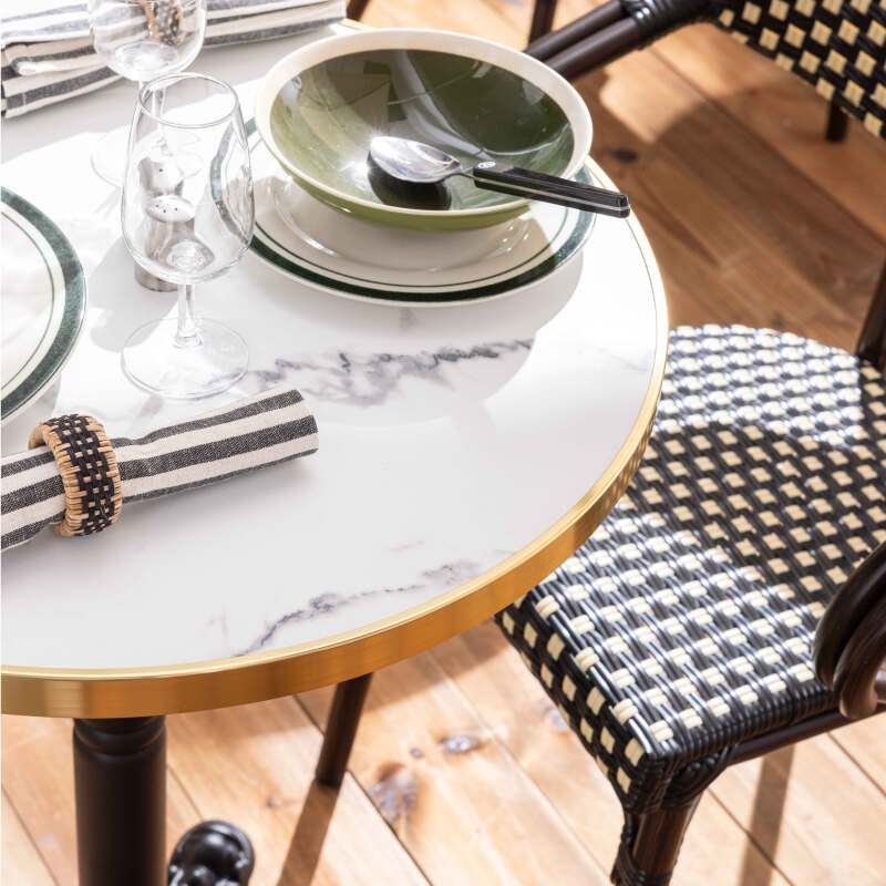 Tavolo da terrazza ⌀60 cm reclinabile in laminato e 2 sedie bistrot in alluminio e rattan sintetico