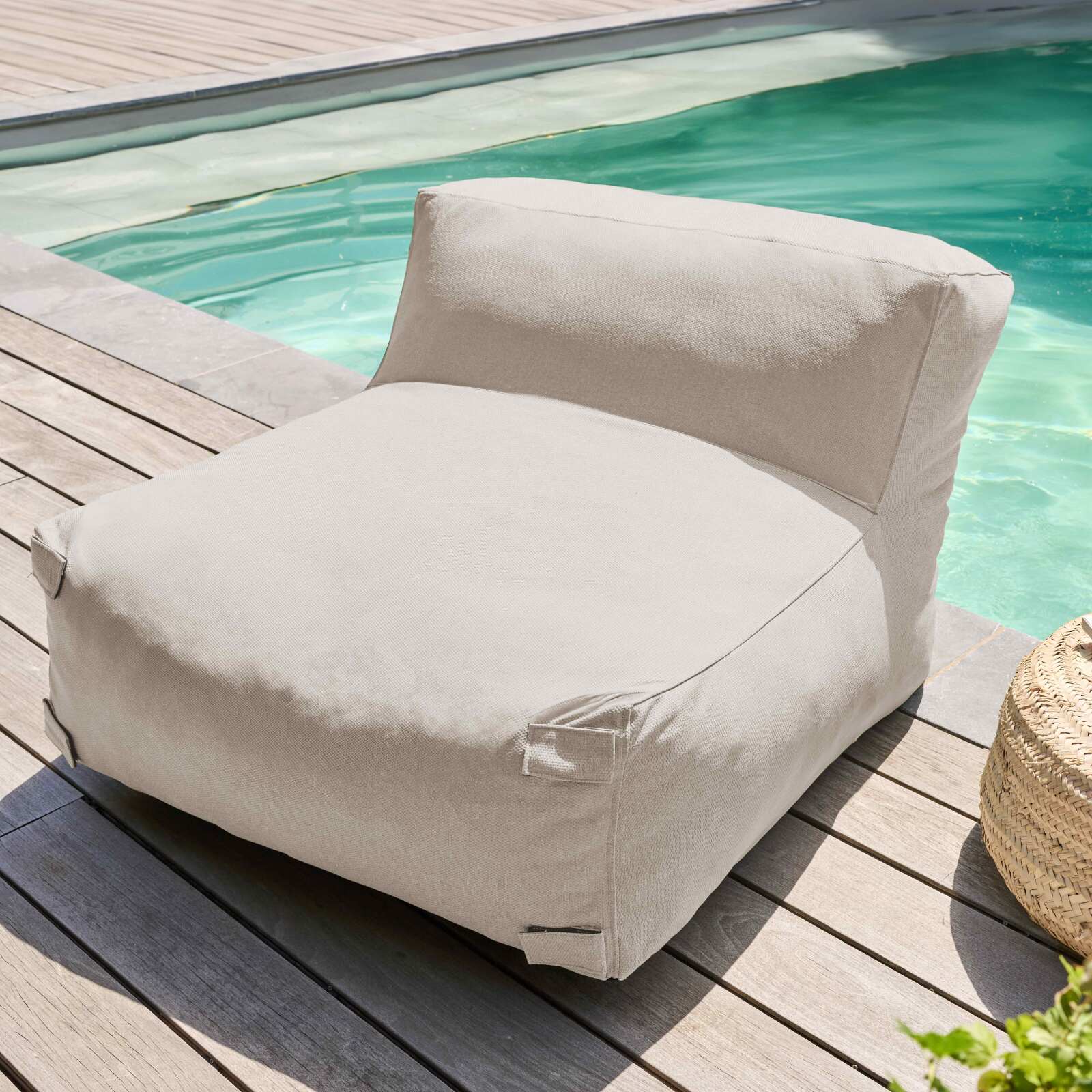 Divano modulare da esterno con 5 poltrone, 1 poltrona angolare, 1 chaise longue e 1 pouf