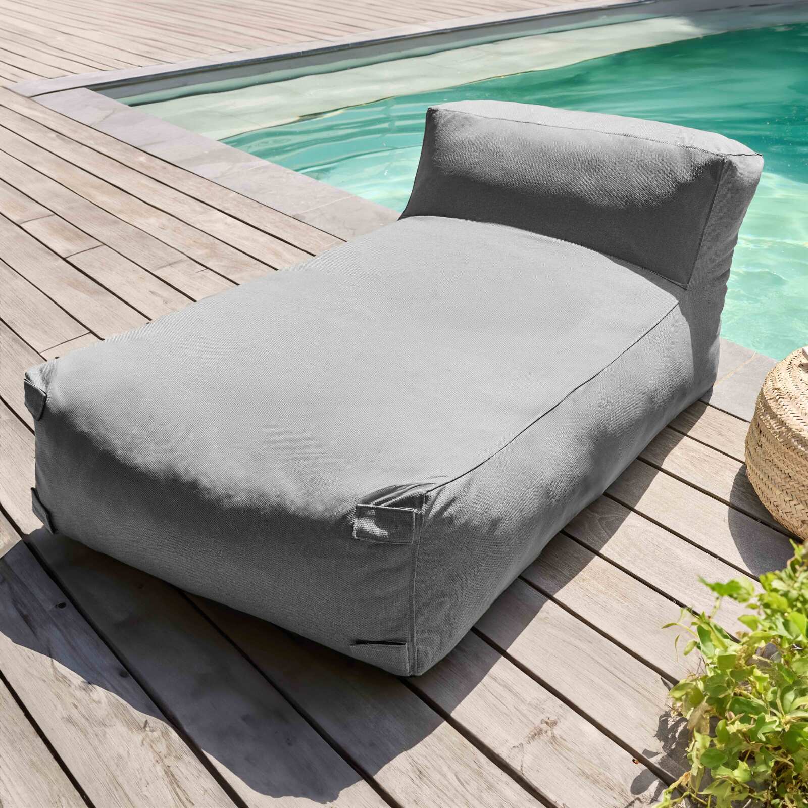 Divano modulare da esterno con 3 poltrone, 1 poltrona angolare, 1 chaise longue e 1 pouf