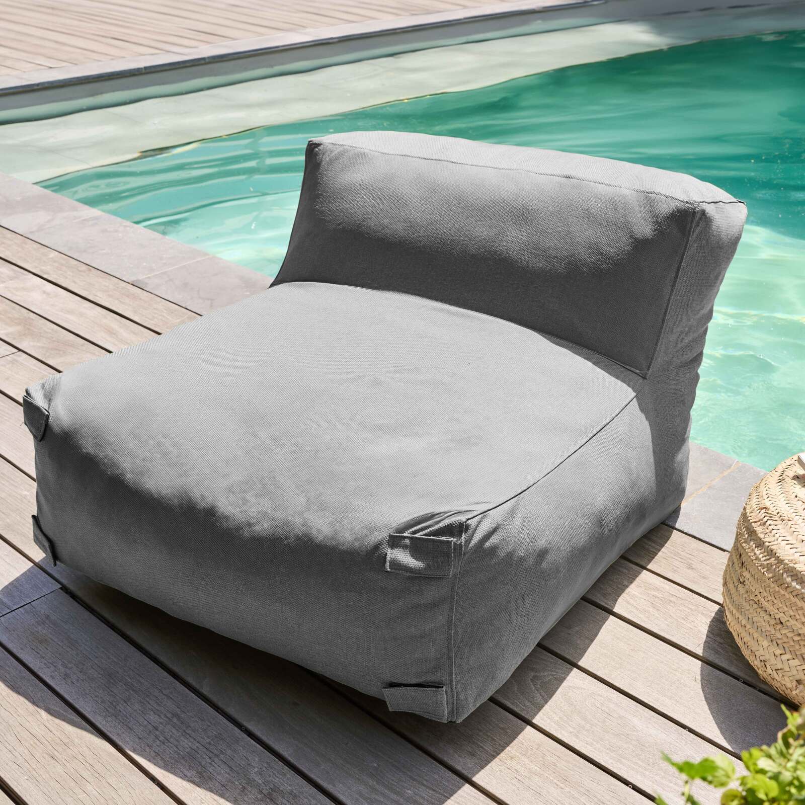 Divano modulare da esterno con 3 poltrone, 1 poltrona angolare, 1 chaise longue e 1 pouf