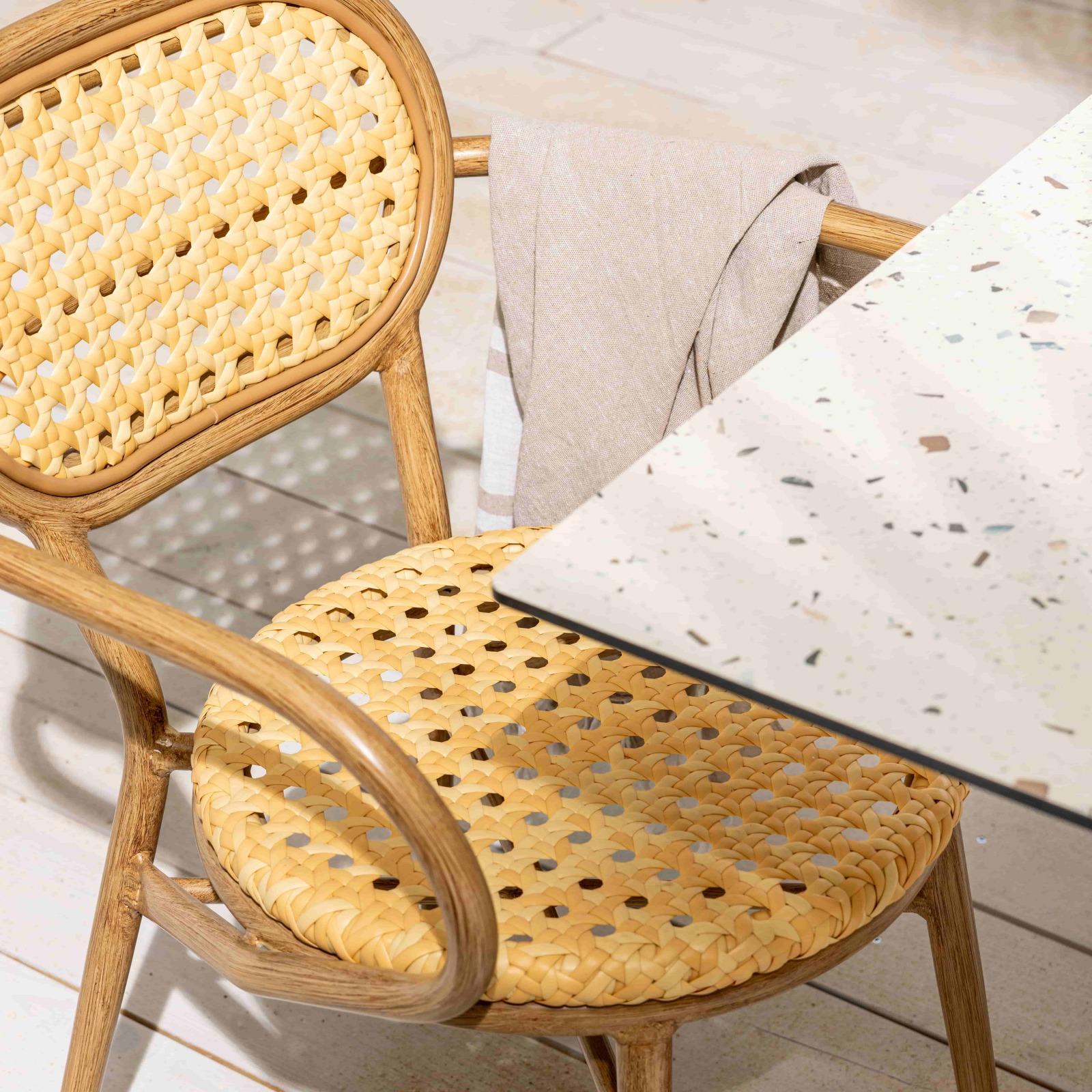 Sedia da giardino in alluminio e rattan sintetico con braccioli