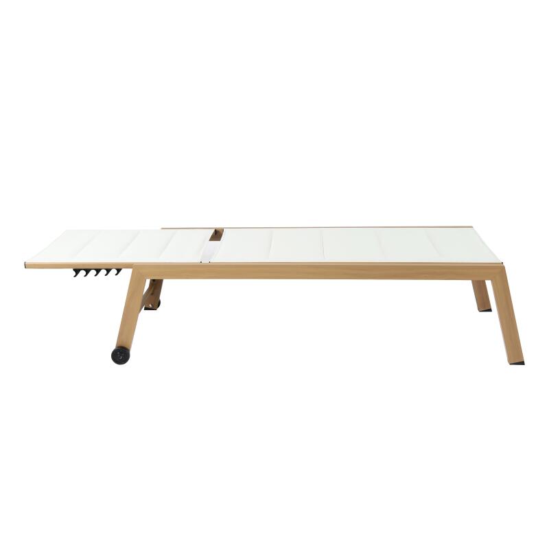 Set di 2 lettini prendisole in alluminio effetto legno con ruote, reclinabili in 5 posizioni