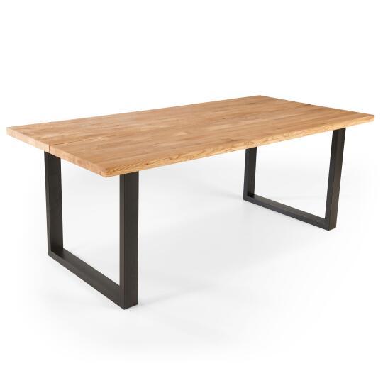 Tavolo rettangolare in rovere FSC® con bordi irregolari e gambe a U