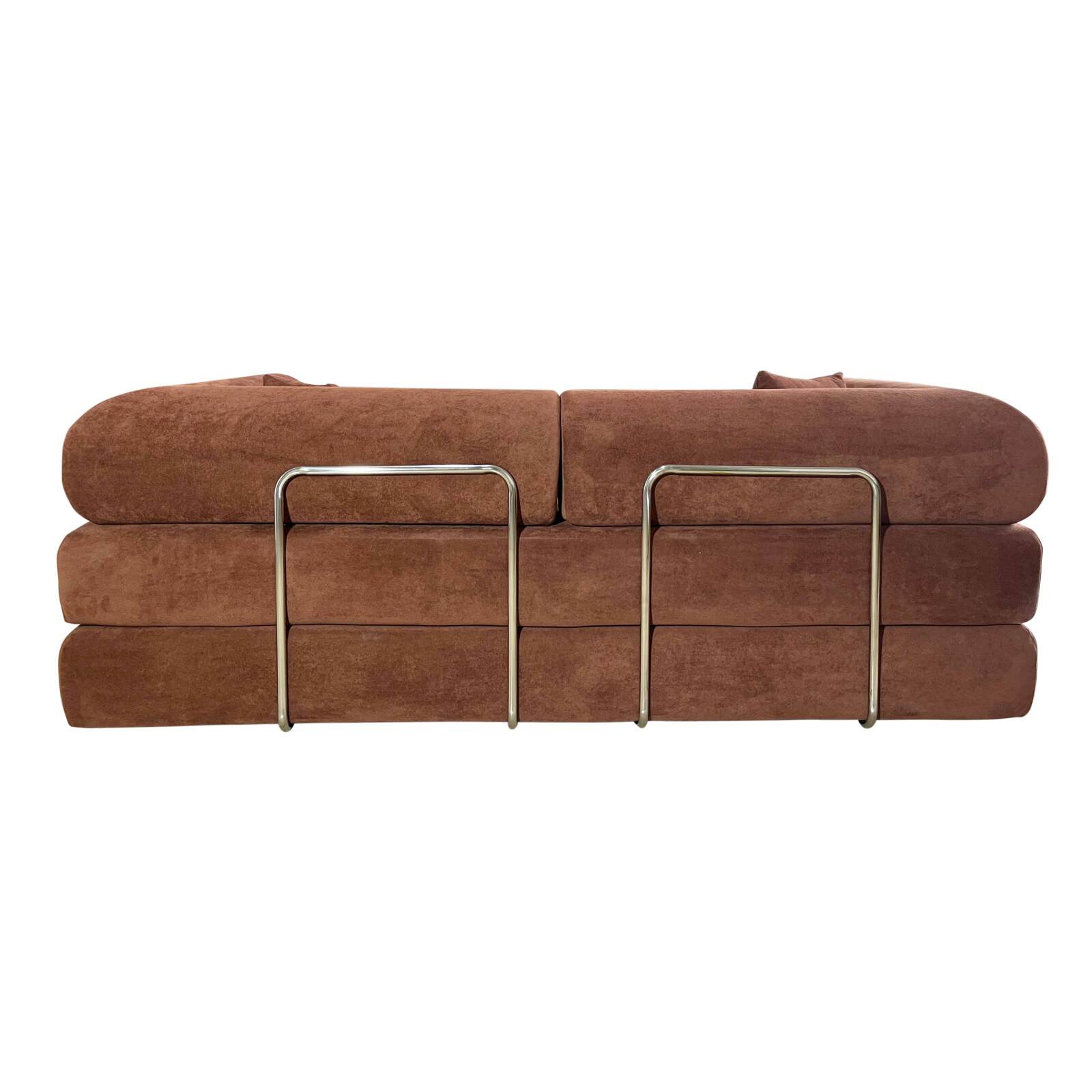 Divano letto 2 posti in tessuto con cuscini