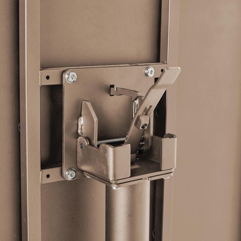 Tavolo da giardino bistrot quadrato inclnabile in metallo con piede incassato 70x70 cm e 2 sedie (6/9)