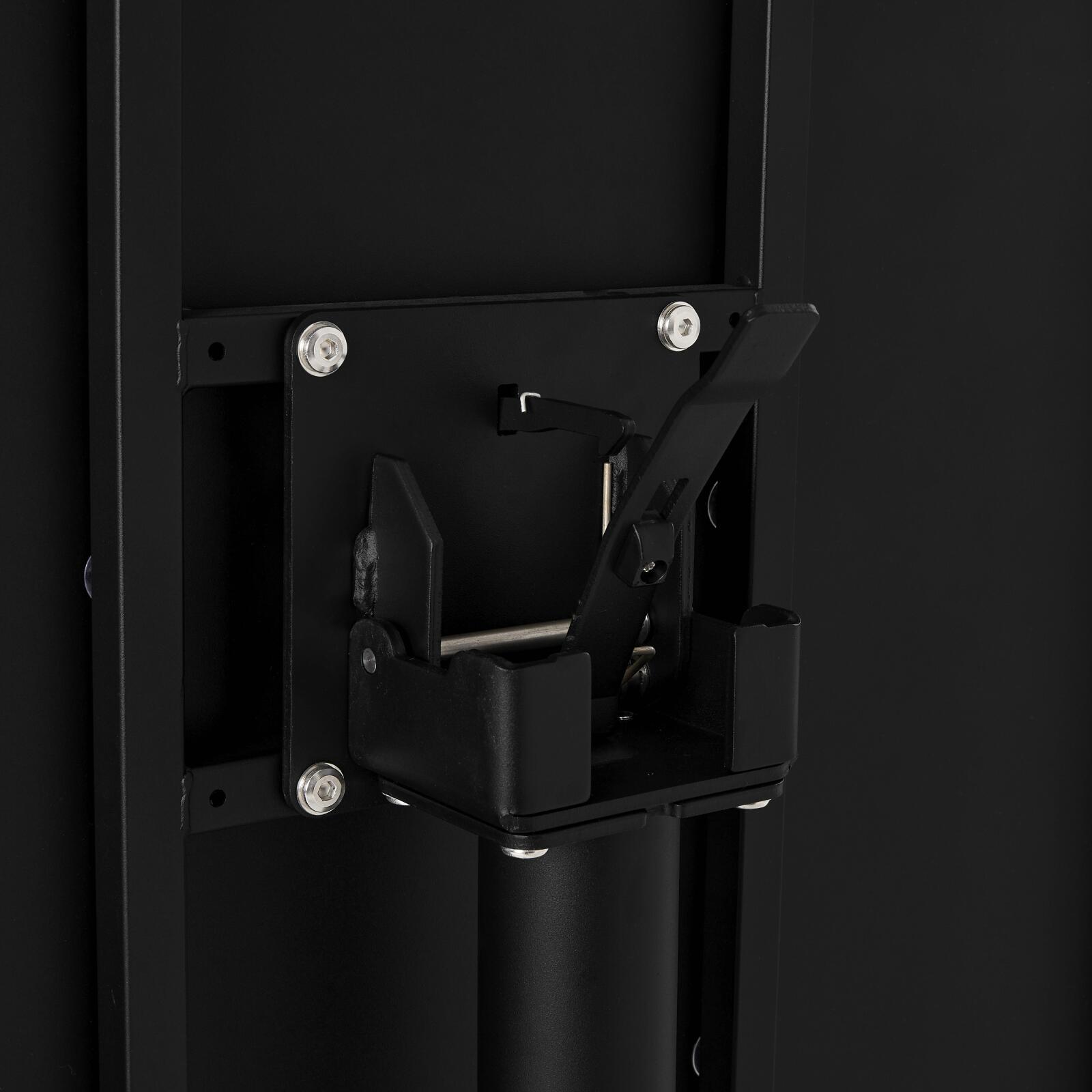 Tavolo da giardino bistrot quadrato inclinabile in metallo con piede incassato 70x70 cm e 2 sedie con braccioli