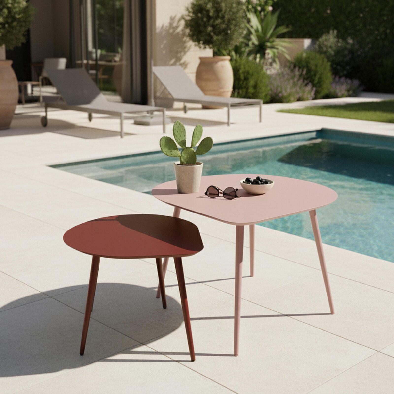 Tavolini piccoli impilabili da esterno rotondi in metallo 58x50x34 cm e 40x35x28 cm