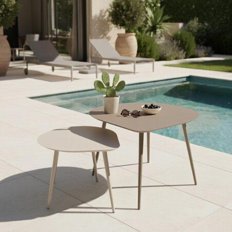 Tavolini piccoli impilabili da esterno rotondi in metallo 58x50x34 cm e 40x35x28 cm