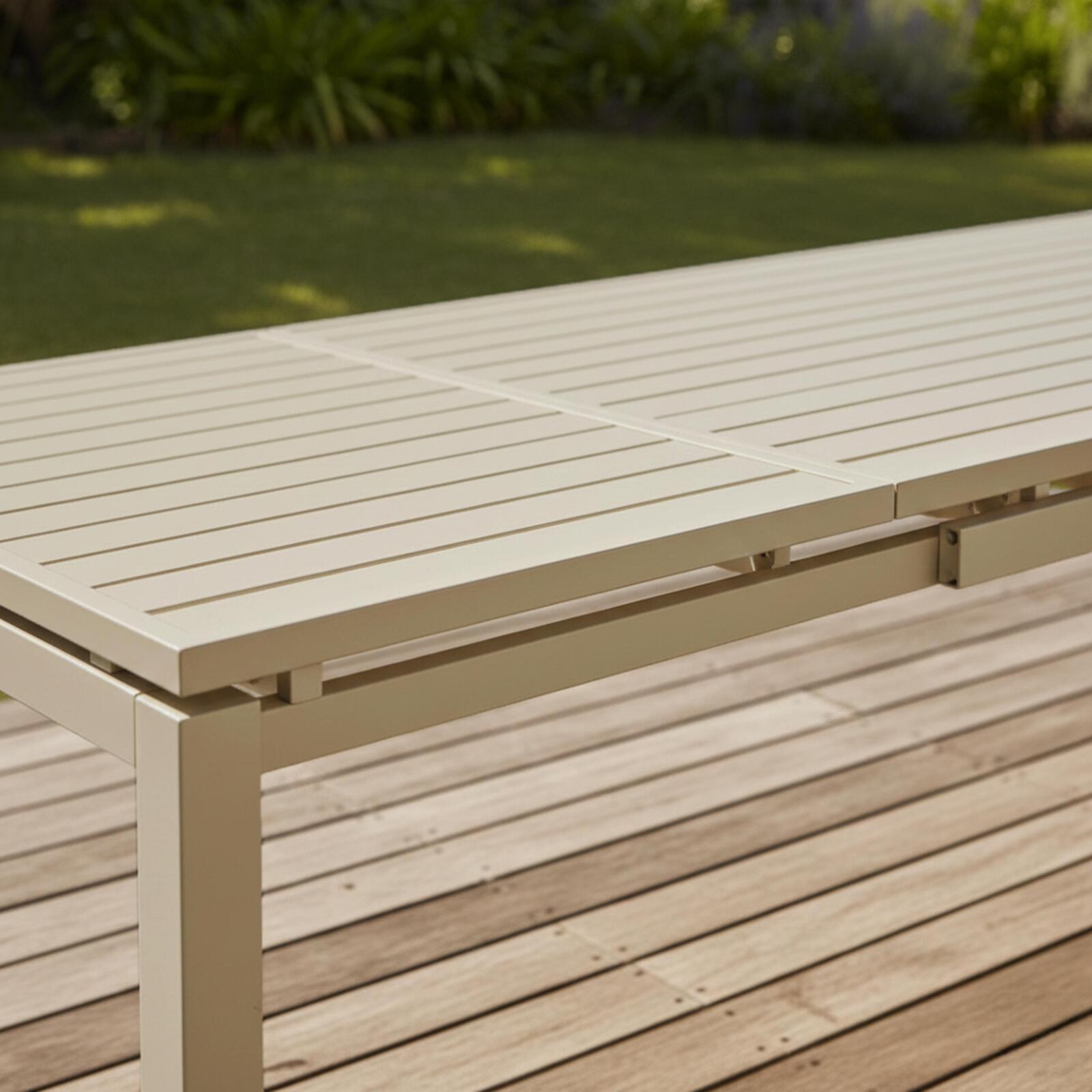 Tavolo da giardino allungabile in alluminio 180/240x90 cm e 8 sedie in textilene