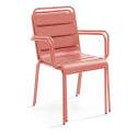 Tavolo da giardino bistrot rotonda inclinabile in metallo con piede incassato 70x70 cm e 2 sedie con braccioli
