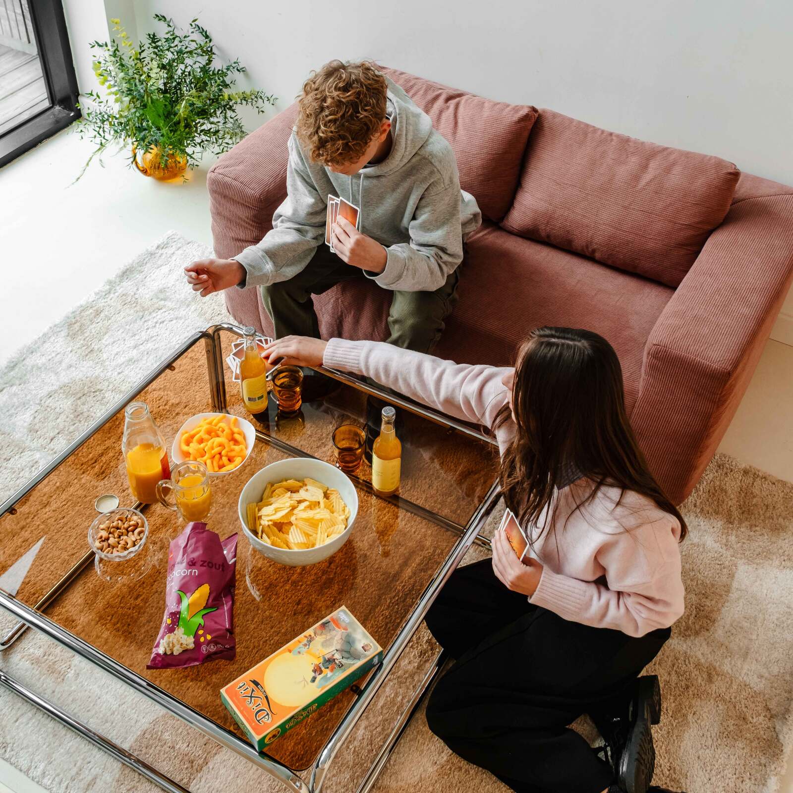 Divano 2 posti in tessuto a coste con cuscini