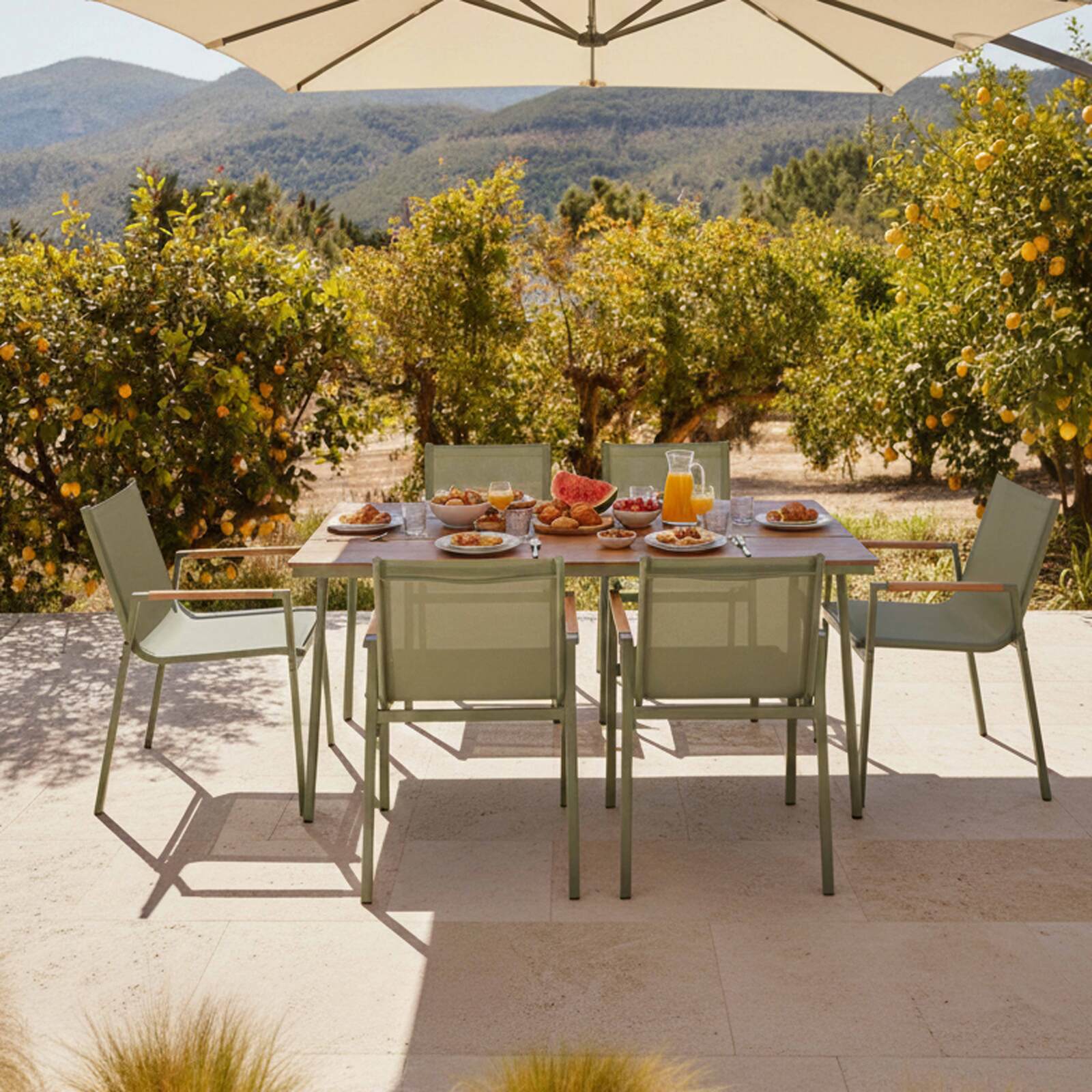 Tavolo da giardino in metallo e polywood 150x90 cm e 6 sedie