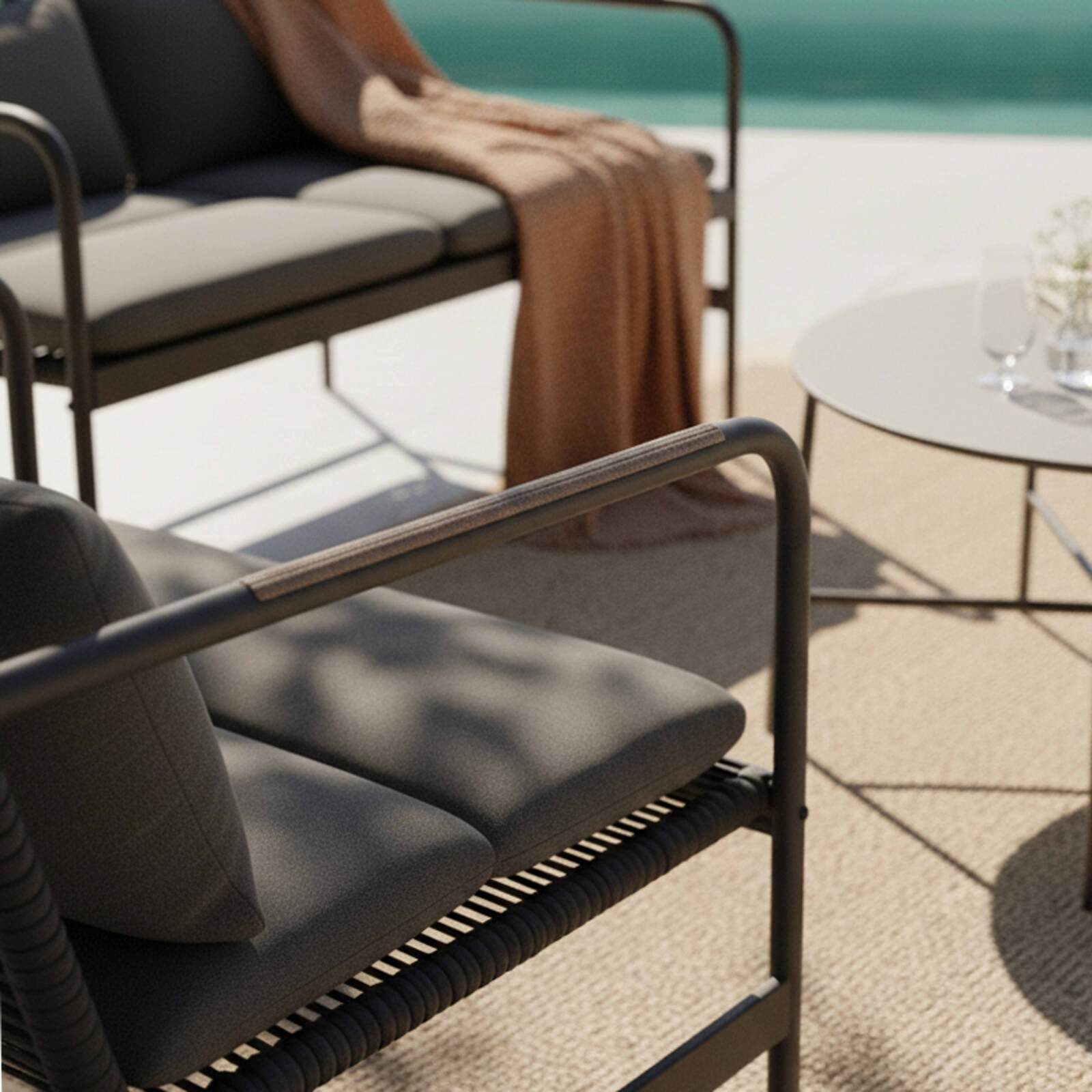 Mobile da giardino in metallo a 4 posti con 1 divano, 2 poltrone e tavolino