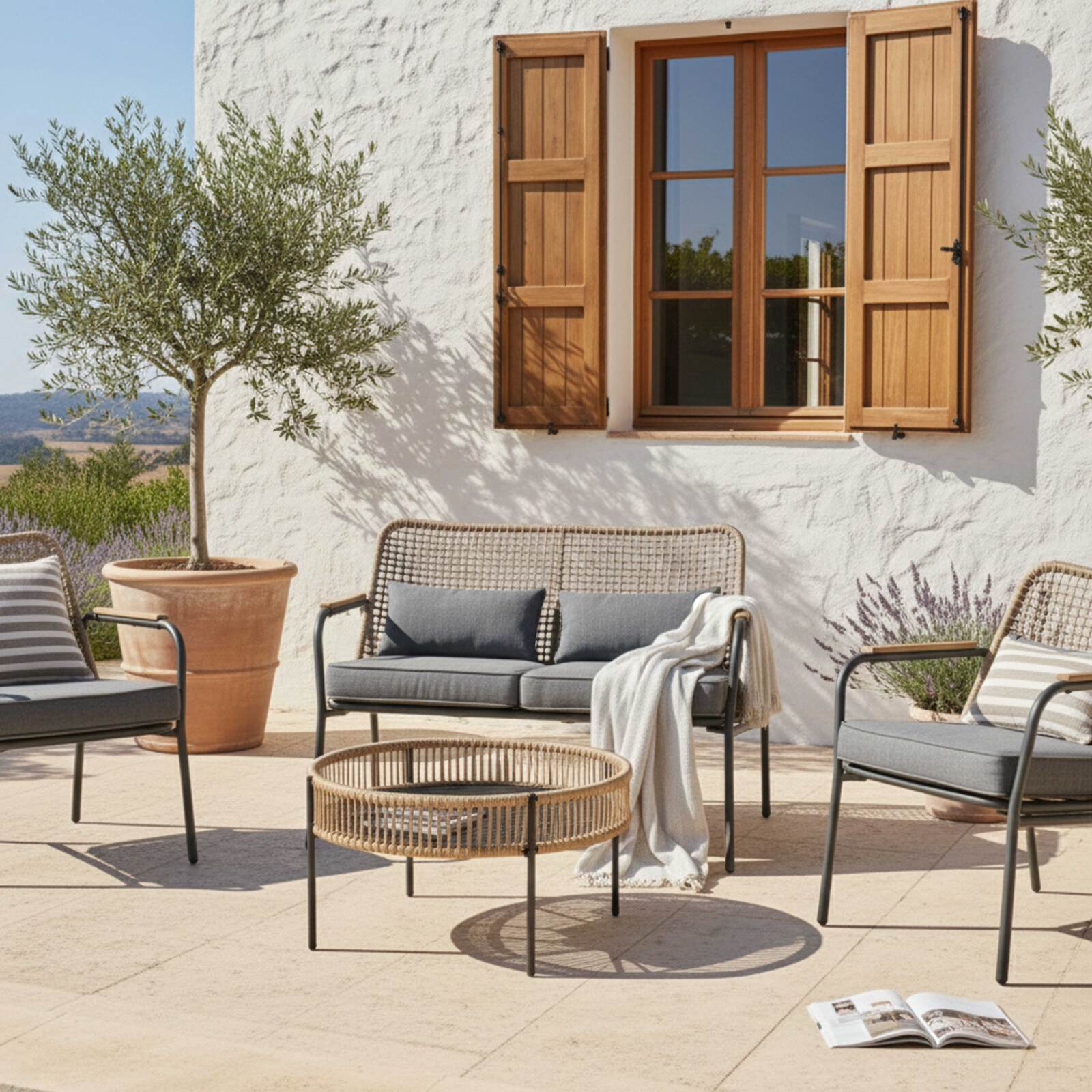 Mobile da giardino in rattan a 4 posti con divano, 2 poltrone e tavolino