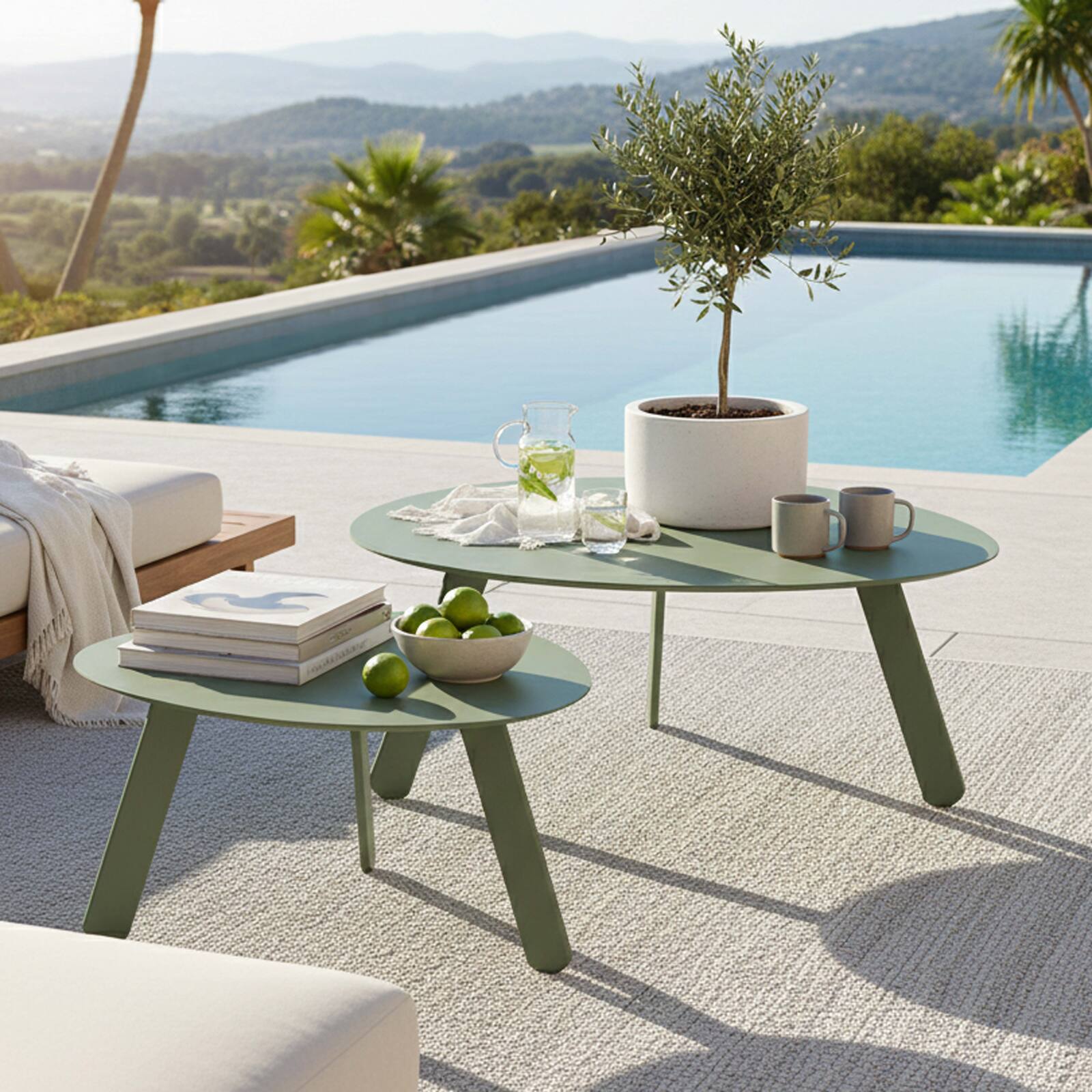 Tavolini piccoli impilabili da esterno rotondi in metallo Ø68x40 cm e Ø55x36 cm - Per 2