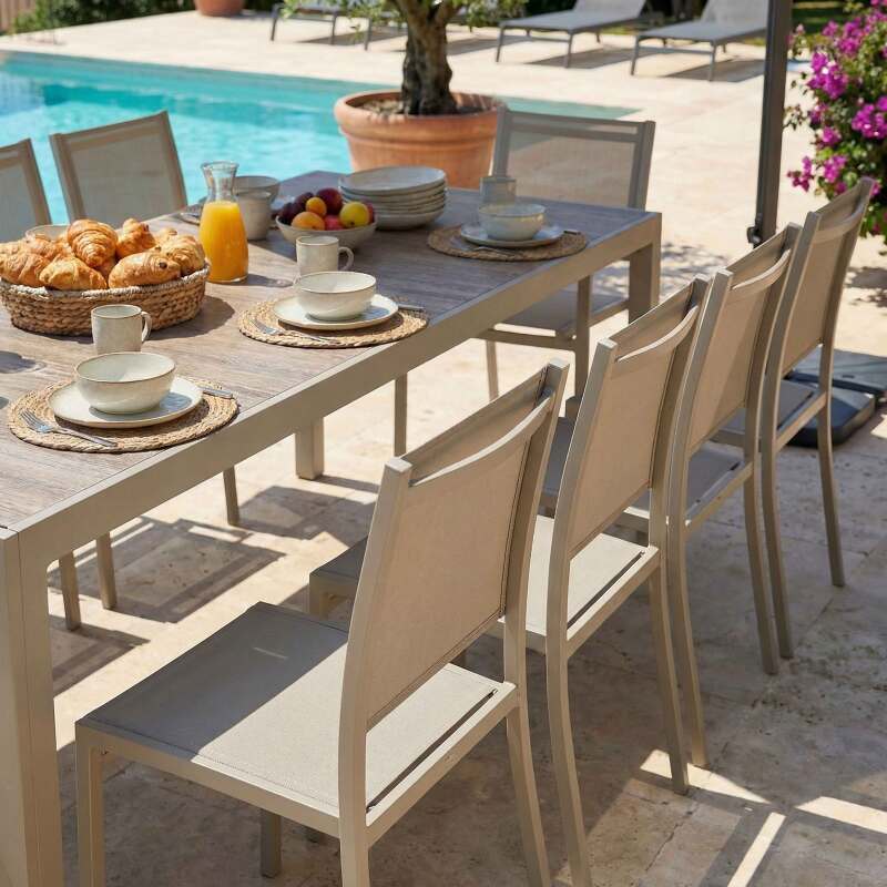Tavolo da giardino in alluminio e ceramica effetto legno 206x100 cm e 10 sedie in textilene (2/8)