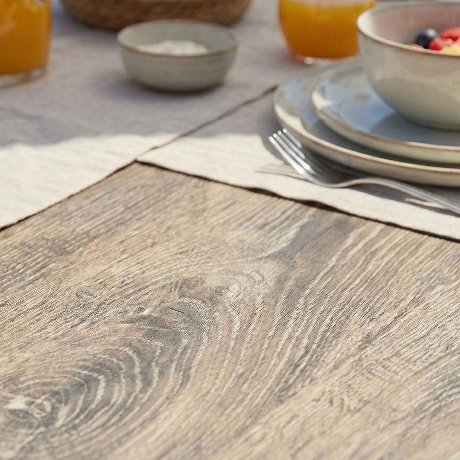 Tavolo da giardino in alluminio e ceramica effetto legno per 8 persone 201x100 cm