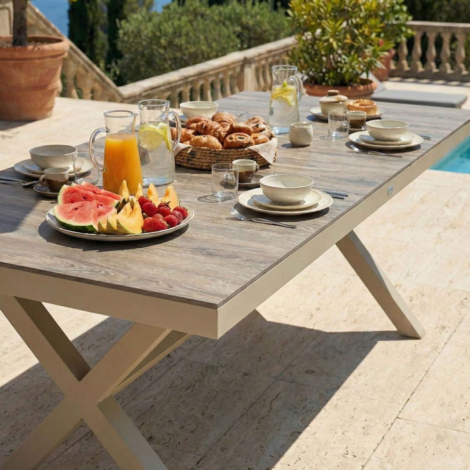 Tavolo da giardino in alluminio e ceramica effetto legno per 8 persone 201x100 cm