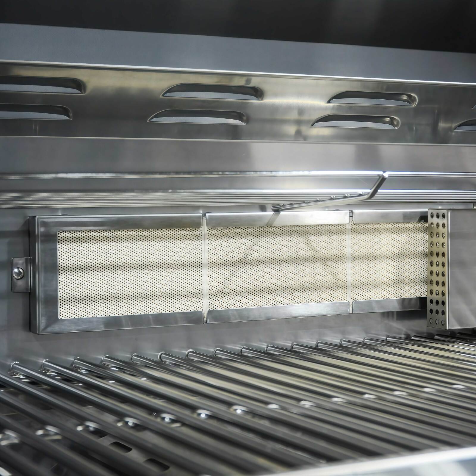 Cucina da esterno in metallo con barbecue e spazio - 3 moduli