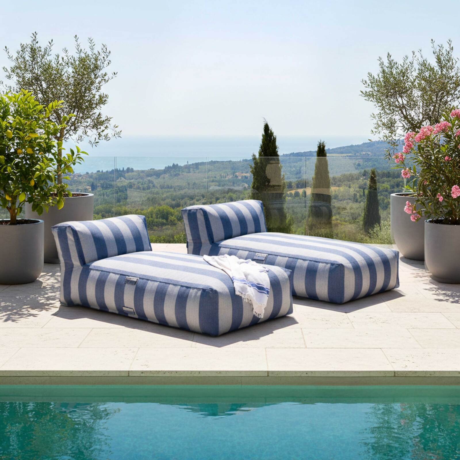 Divano modulare da esterno con 2 posti con 2 chaise longue a righe