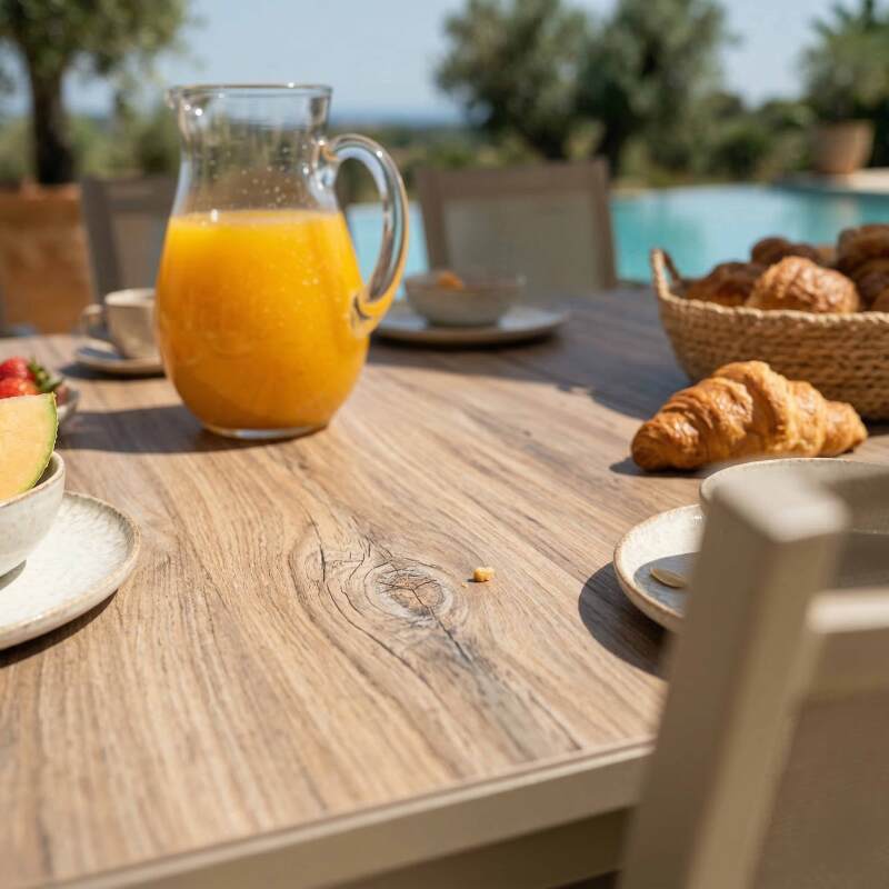 Tavolo da giardino in alluminio e ceramica effetto legno 206x100 cm e 8 sedie in textilene (8/9)