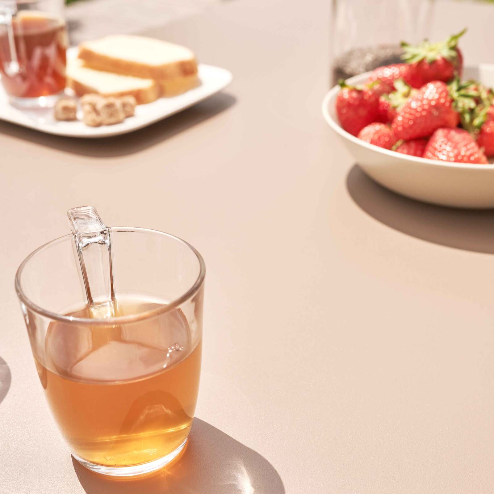 Tavolo da giardino (120 x 70 x 72 cm) in acciaio verniciato a polvere