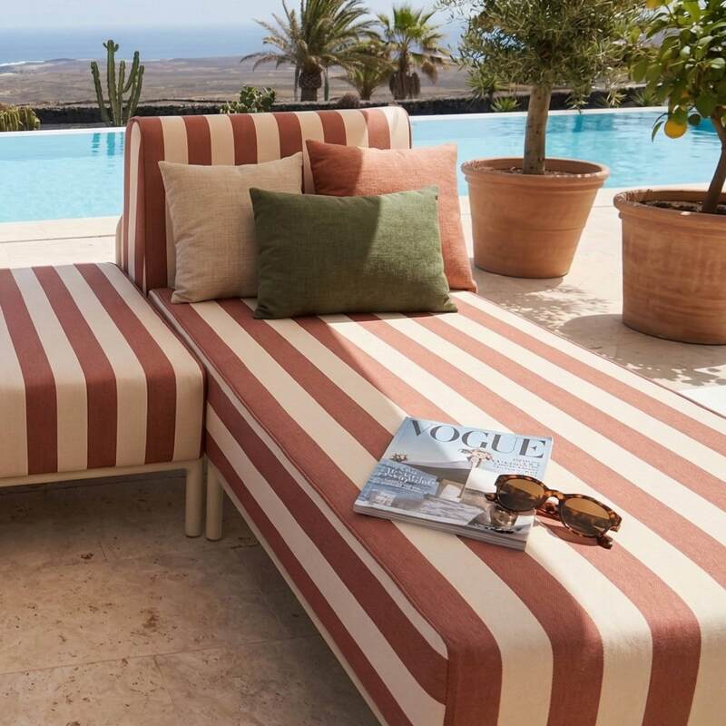 Divano modulare da esterno a righe 2 posti con 2 chaise longue e 1 pouf (3/7)