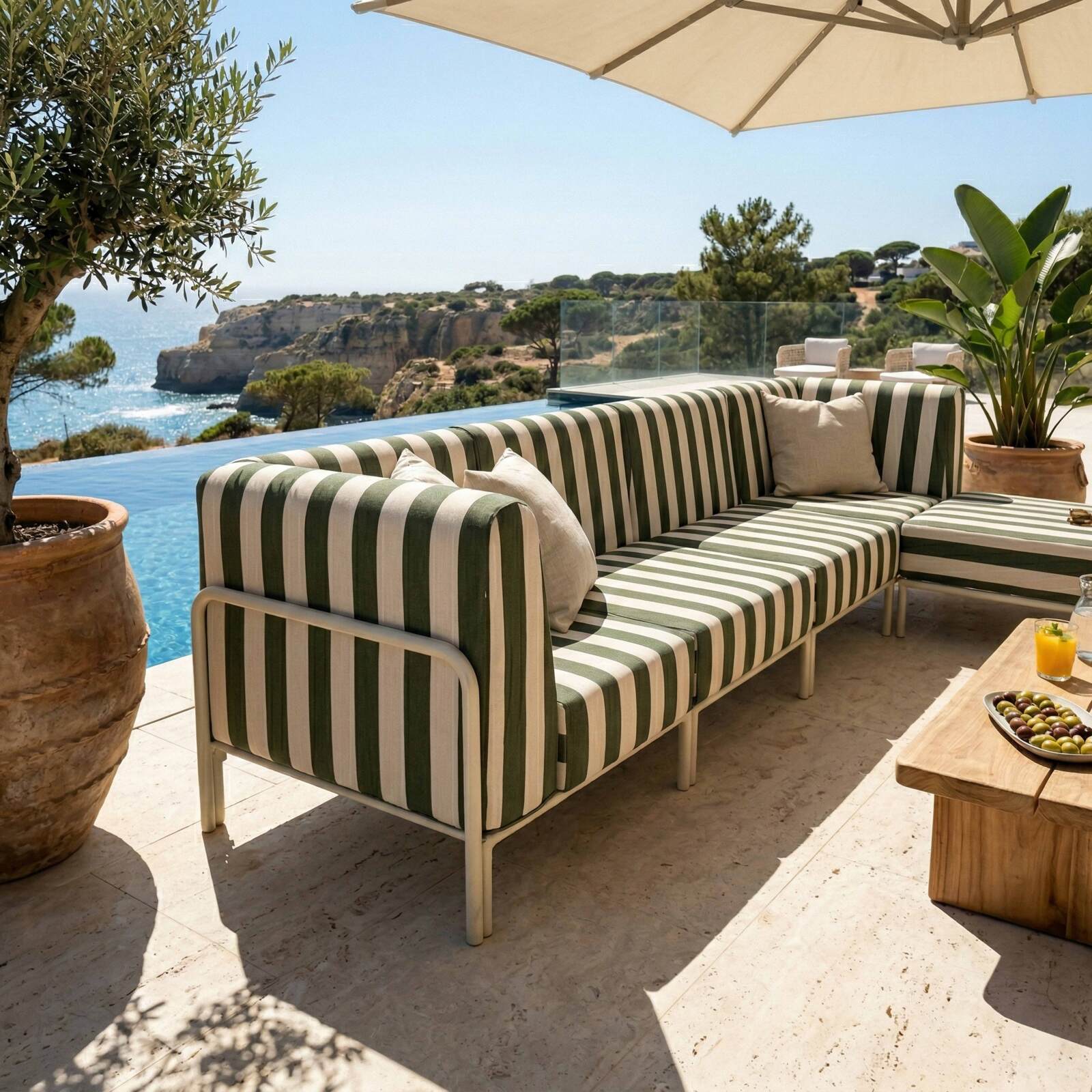 Divano modulare da esterno a righe 5 posti con 2 poltrone, 2 poltrone angolari e 1 pouf