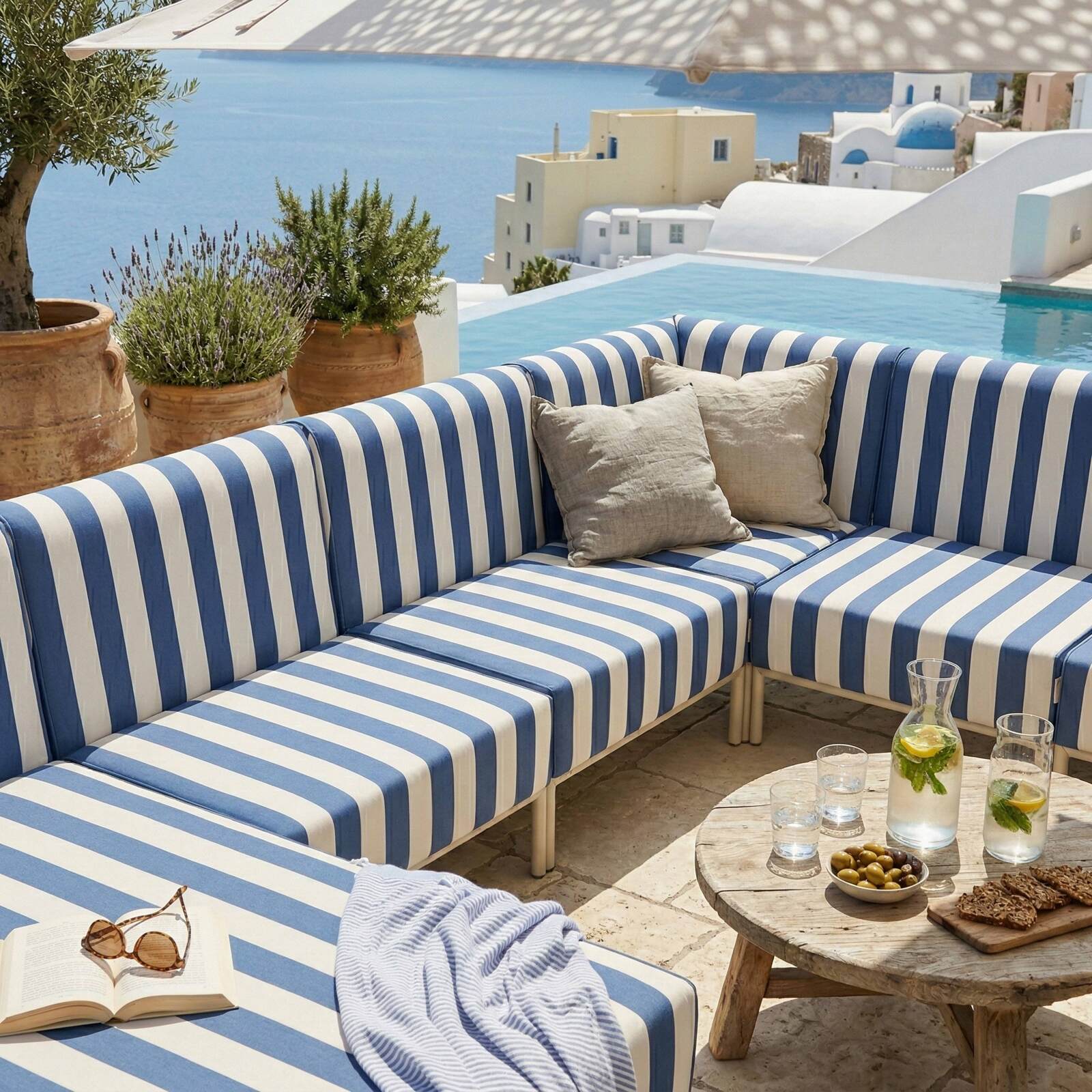 Divano modulare da esterno a righe 6 posti con 3 poltrone, 1 poltrona angolare, 1 chaise longue e 1 pouf