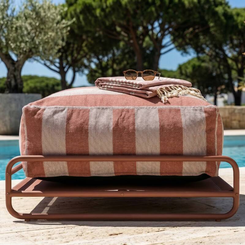 Pouf a righe per divano modulare da esterno con struttura (2/6)