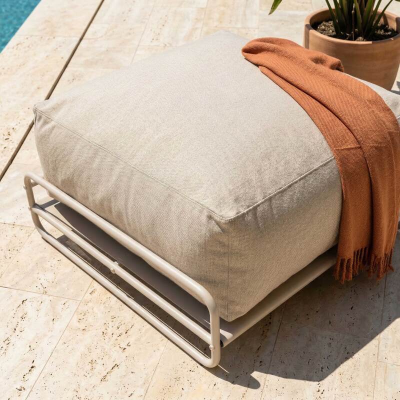 Divano modulare da esterno 4 posti con struttura, 1 poltrona, 2 poltrone angolari, 1 pouf e 1 tavolino piccolo  (6/7)