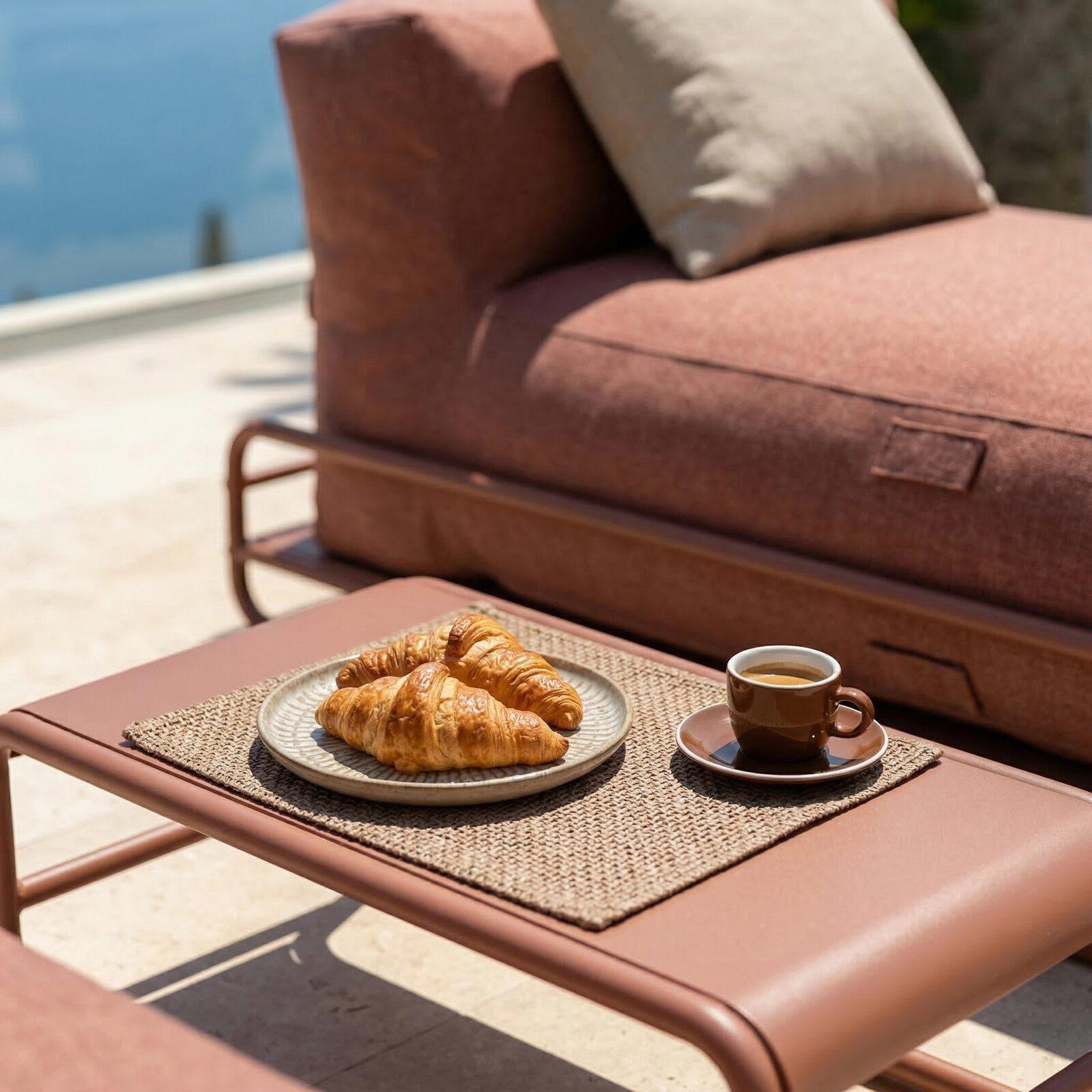 Divano modulare da esterno a 2 posti con struttura, 2 chaise longue e tavolino