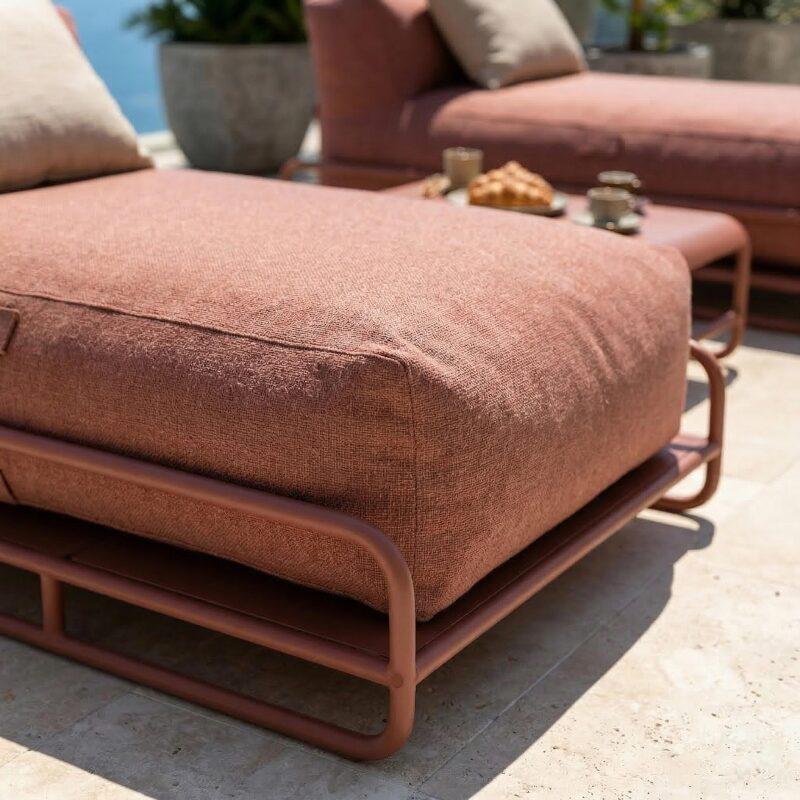 Divano modulare da esterno a 2 posti con struttura, 2 chaise longue e tavolino (4/7)