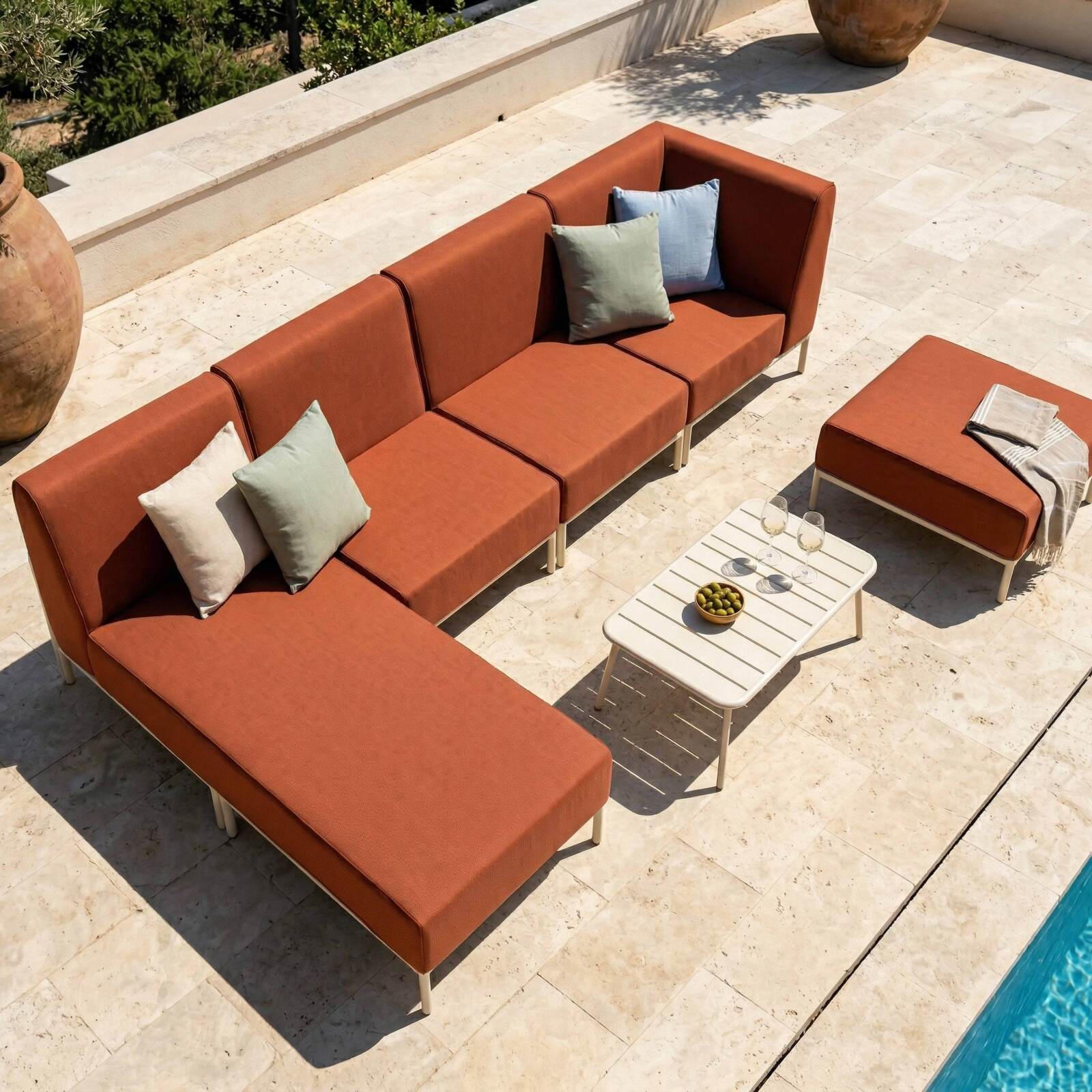 Divano modulare da esterno 5 posti con 2 poltrone, 1 poltrona angolare, 1 chaise longue e 1 pouf