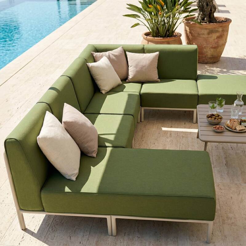 Divano modulare da esterno 6 posti con 3 poltrone, 1 poltrona angolare, 1 chaise longue e 1 pouf (2/7)