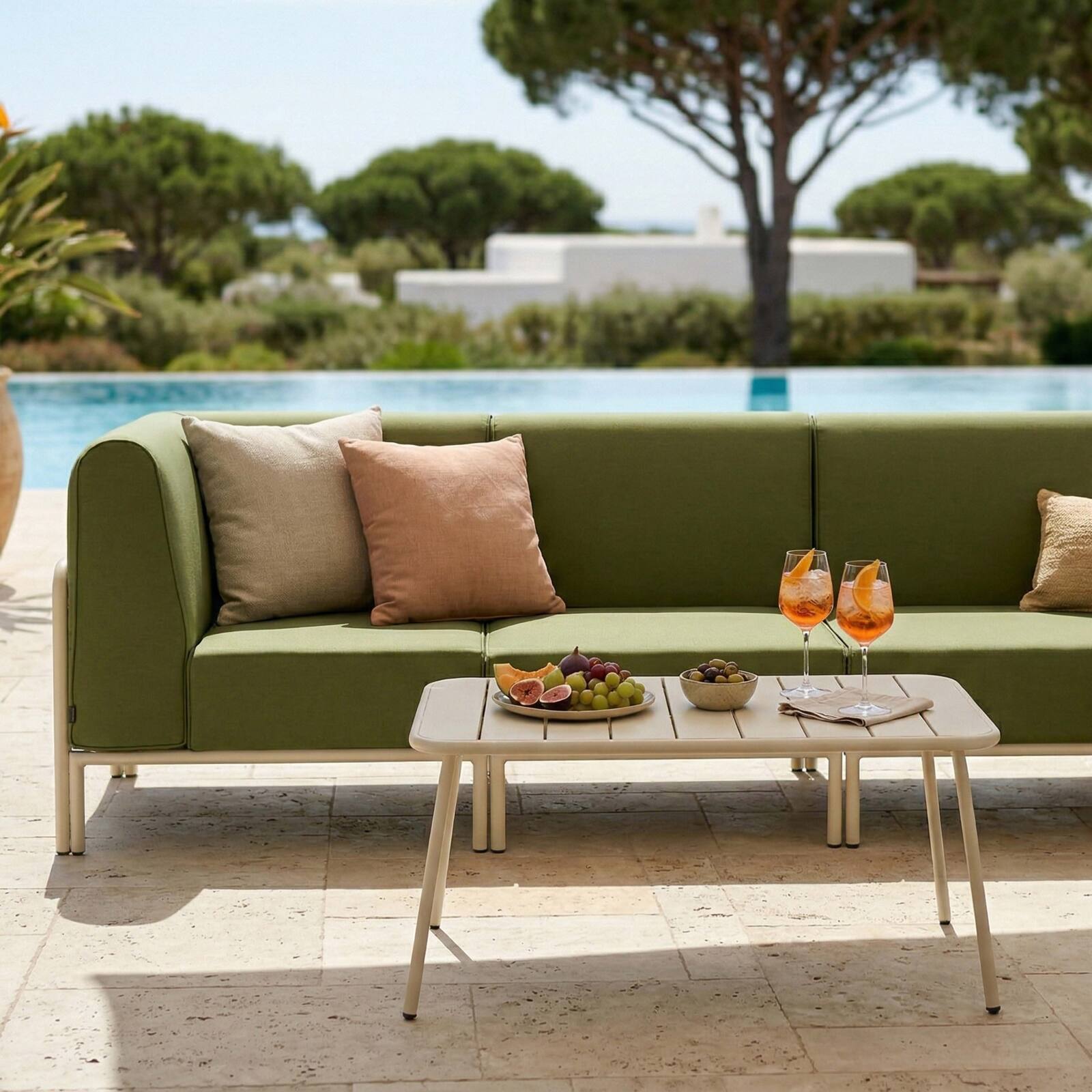 Divano modulare da esterno 5 posti con 2 poltrone, 2 poltrone angolari e 1 pouf