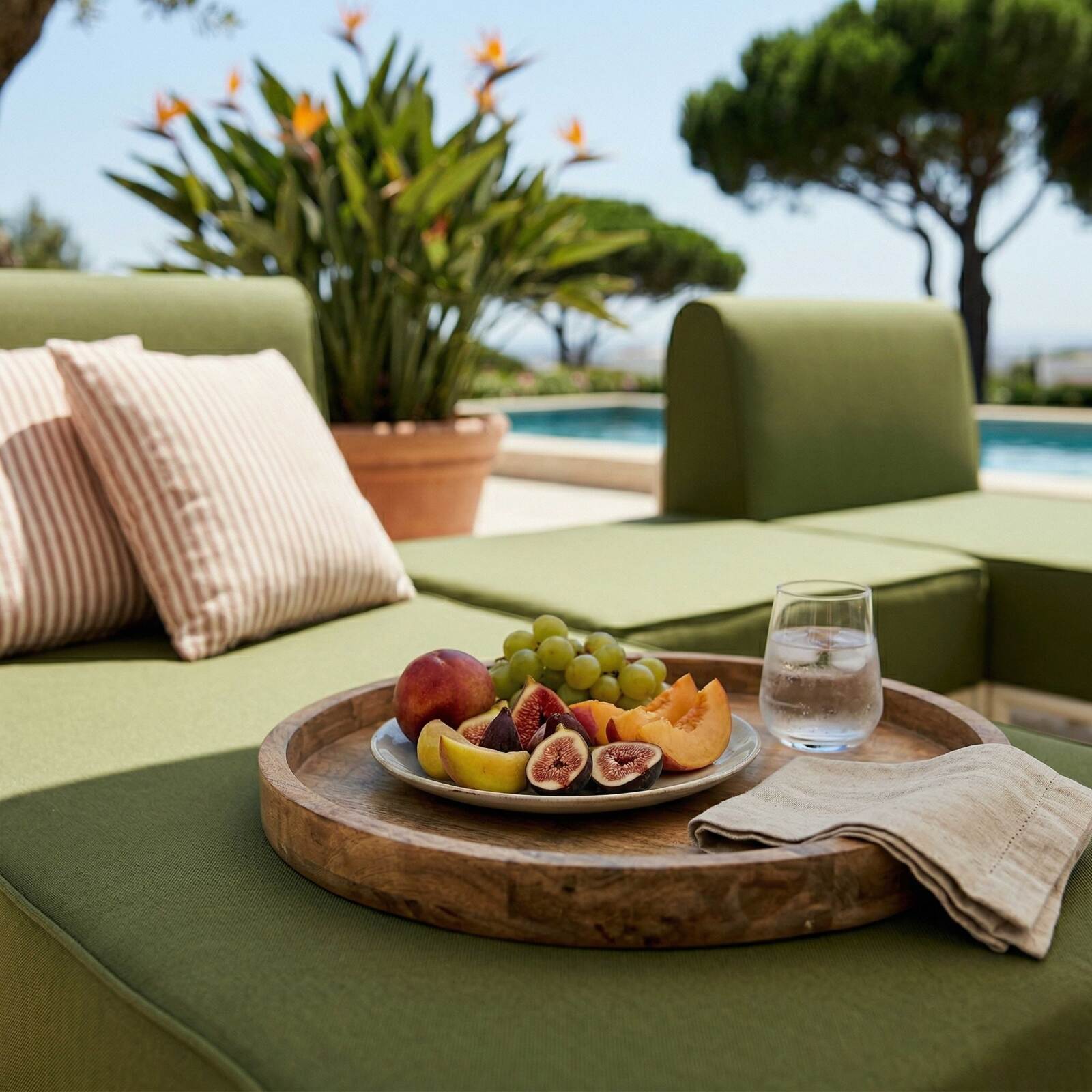 Divano modulare da esterno 2 posti con 2 chaise longue e 1 pouf