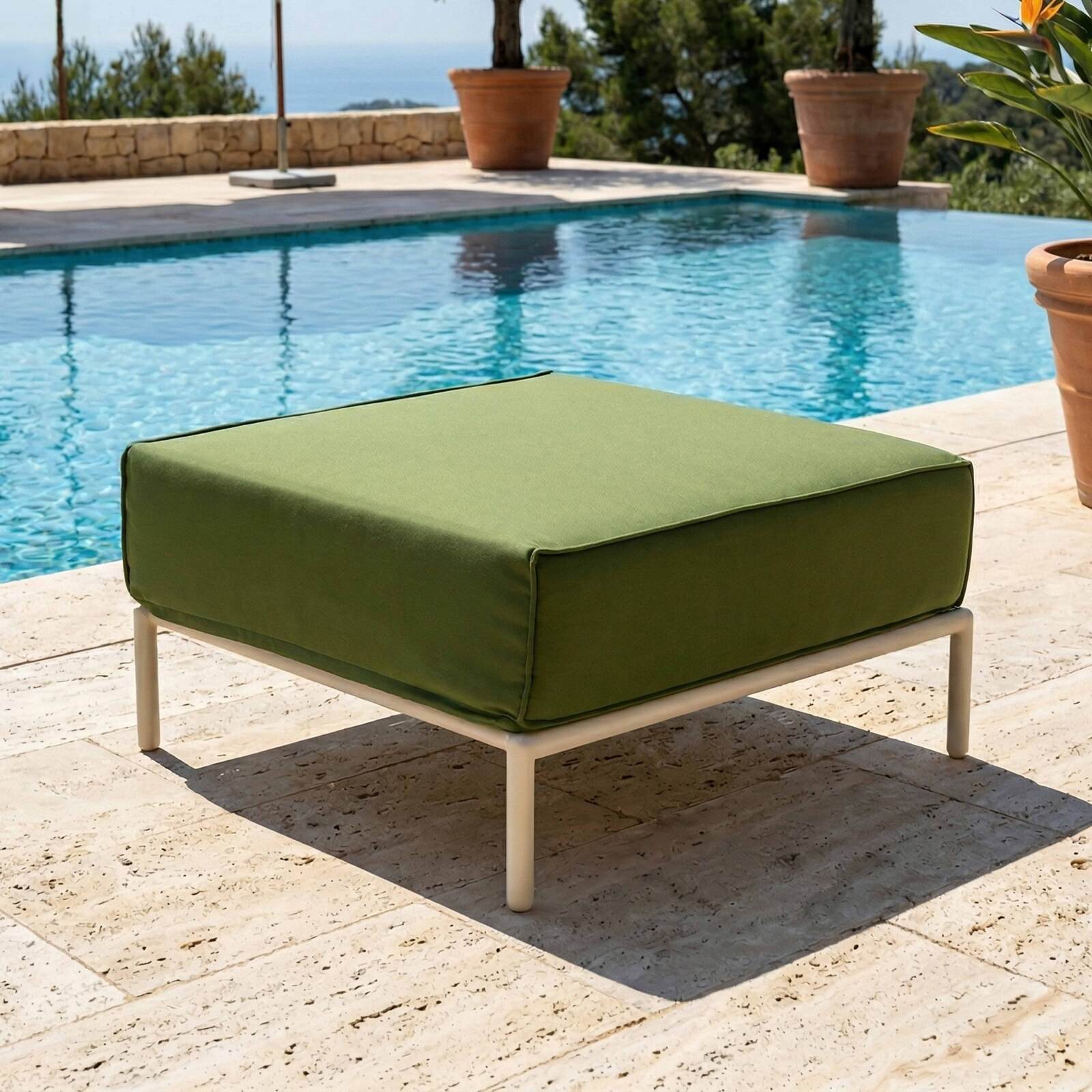 Divano modulare da esterno 5 posti con 2 poltrone, 2 poltrone angolari e 1 pouf