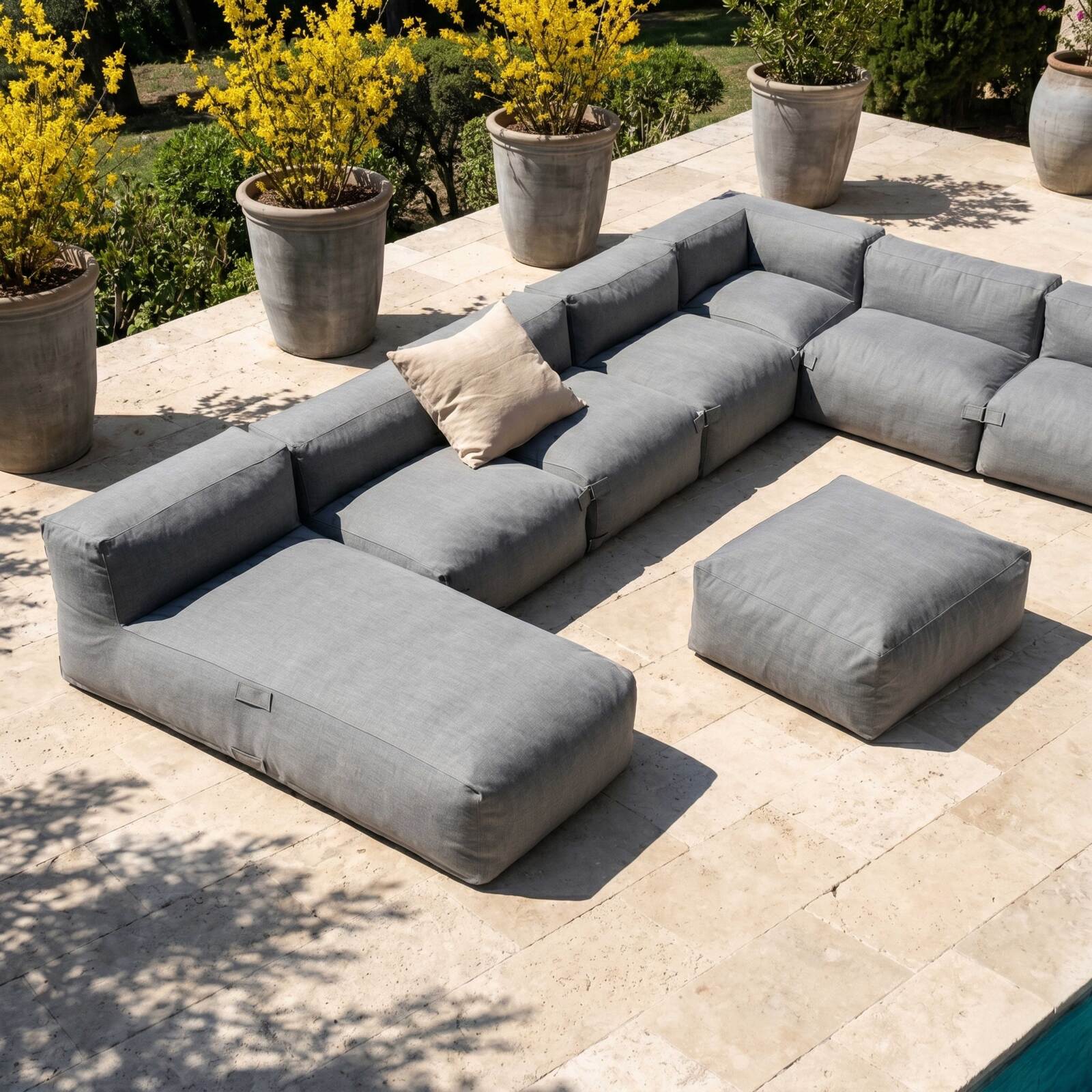 Divano modulare da esterno 7 posti con 5 poltrone, 1 poltrona angolare, 1 chaise longue e 1 pouf