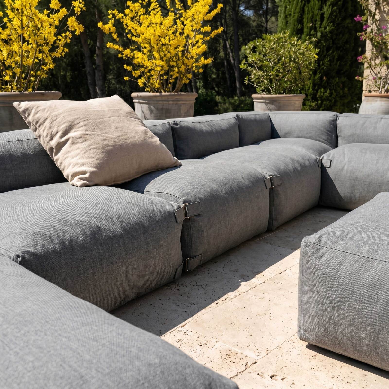 Divano modulare da esterno 7 posti con 5 poltrone, 1 poltrona angolare, 1 chaise longue e 1 pouf