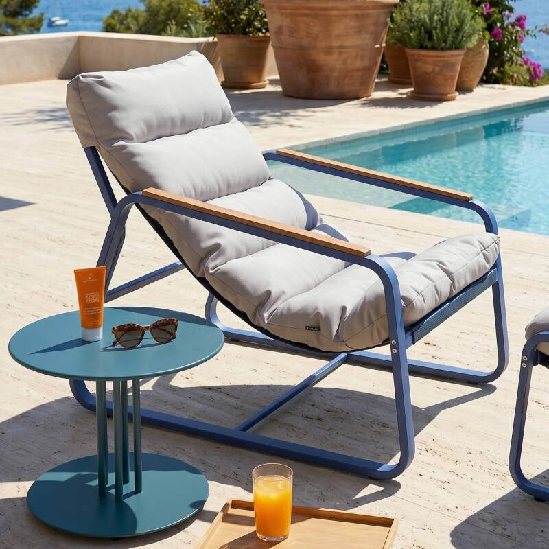 Poltrona relax da giardino in metallo e textilene con poggiapiedi (2/8)